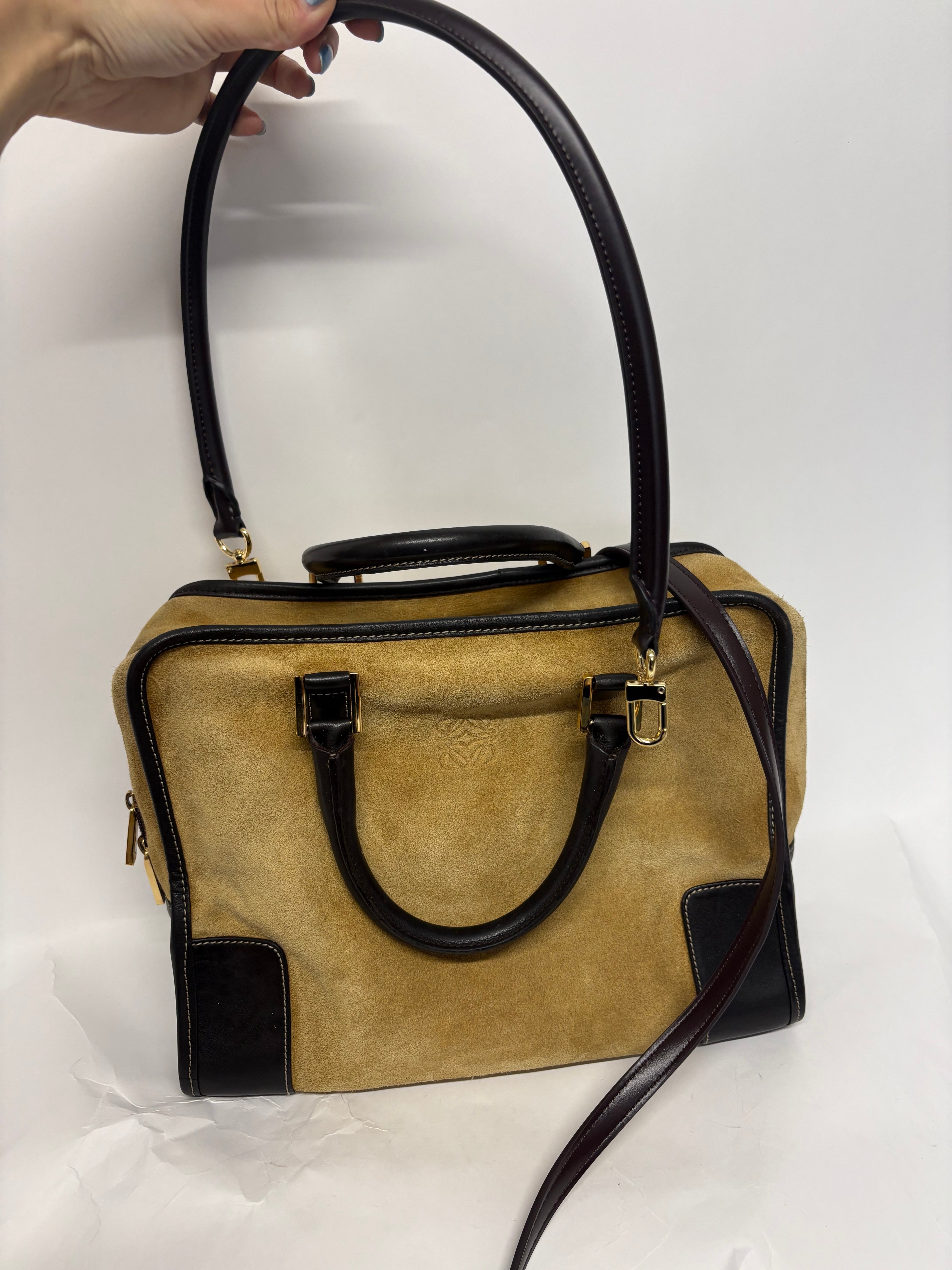 Loewe Amazona ante oro 32 marrón con bandolera extra