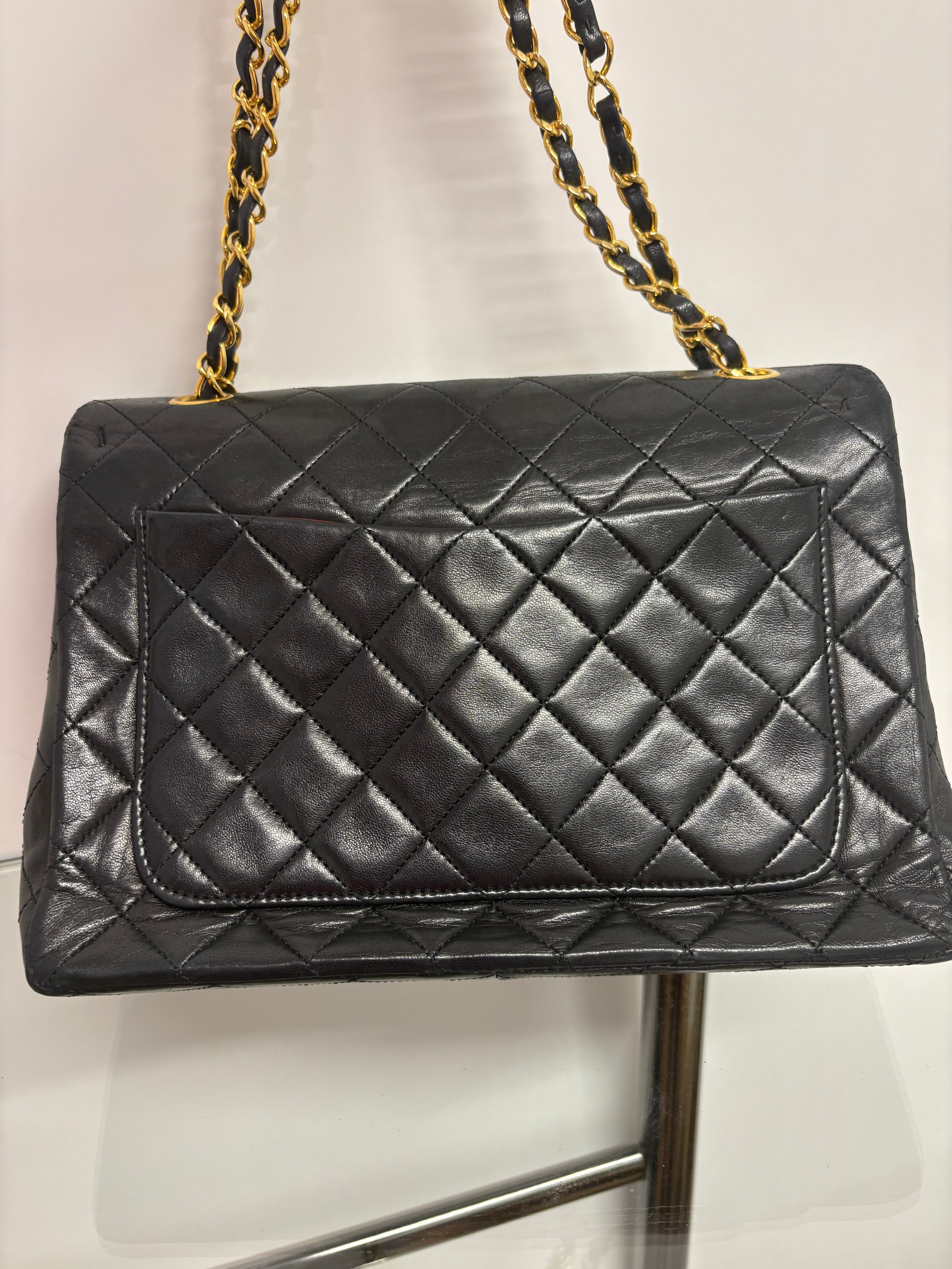 Chanel timeless 25 double flap matelassé negro – serie 1