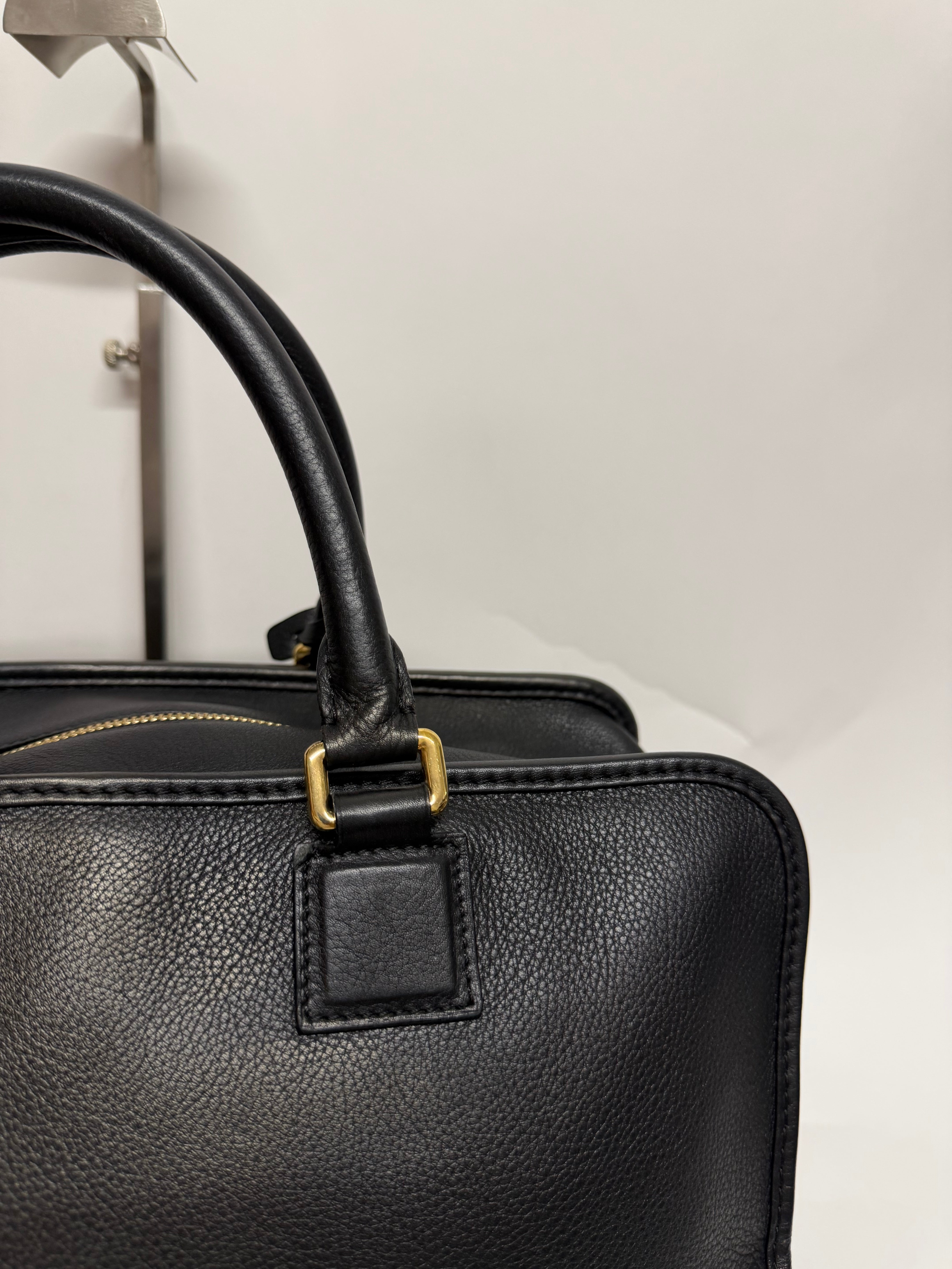 Loewe Amazona 36 | Piel Negra Herrajes dorados