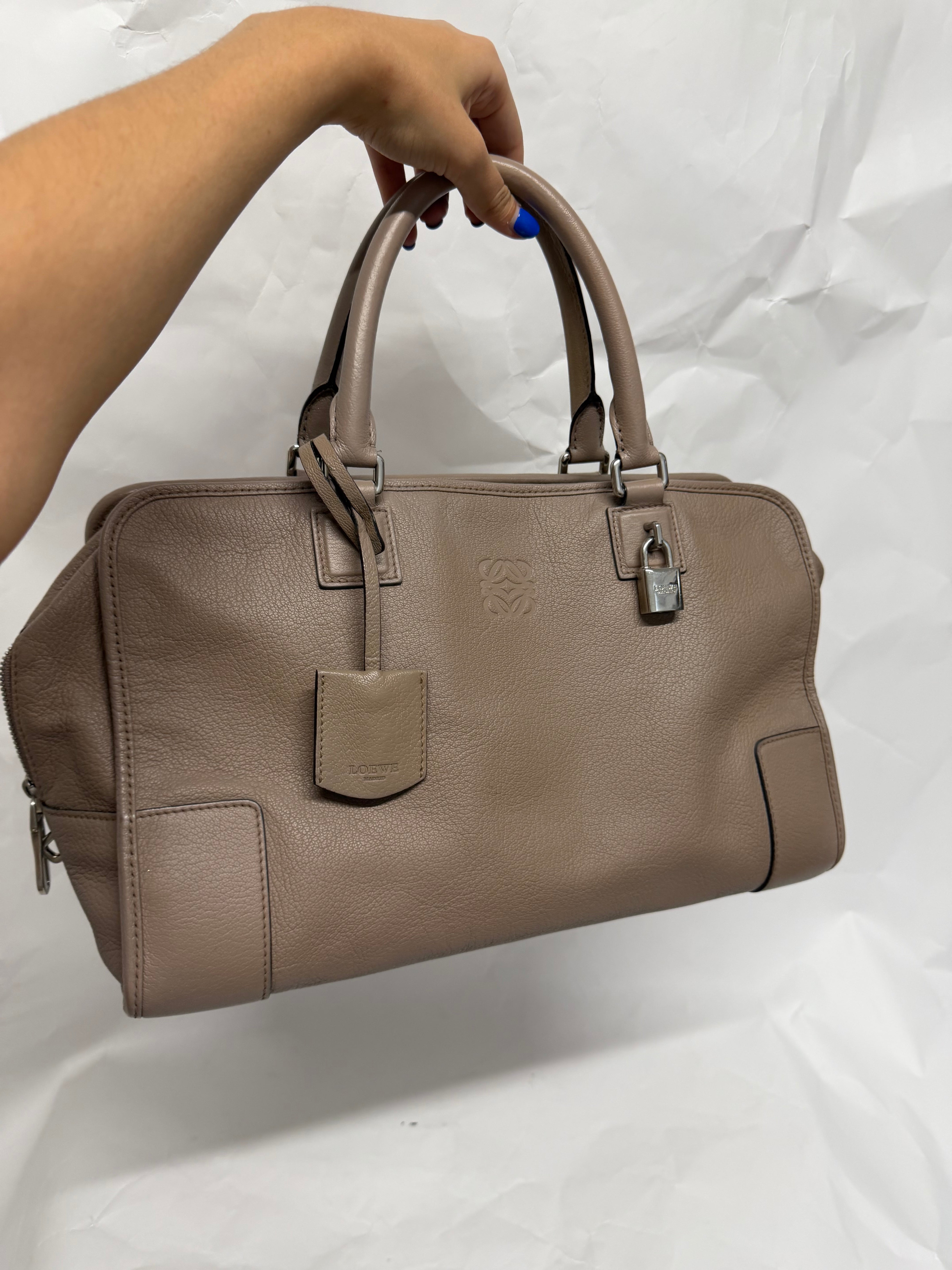 Loewe Amazona 36 | Piel Granulada Greige