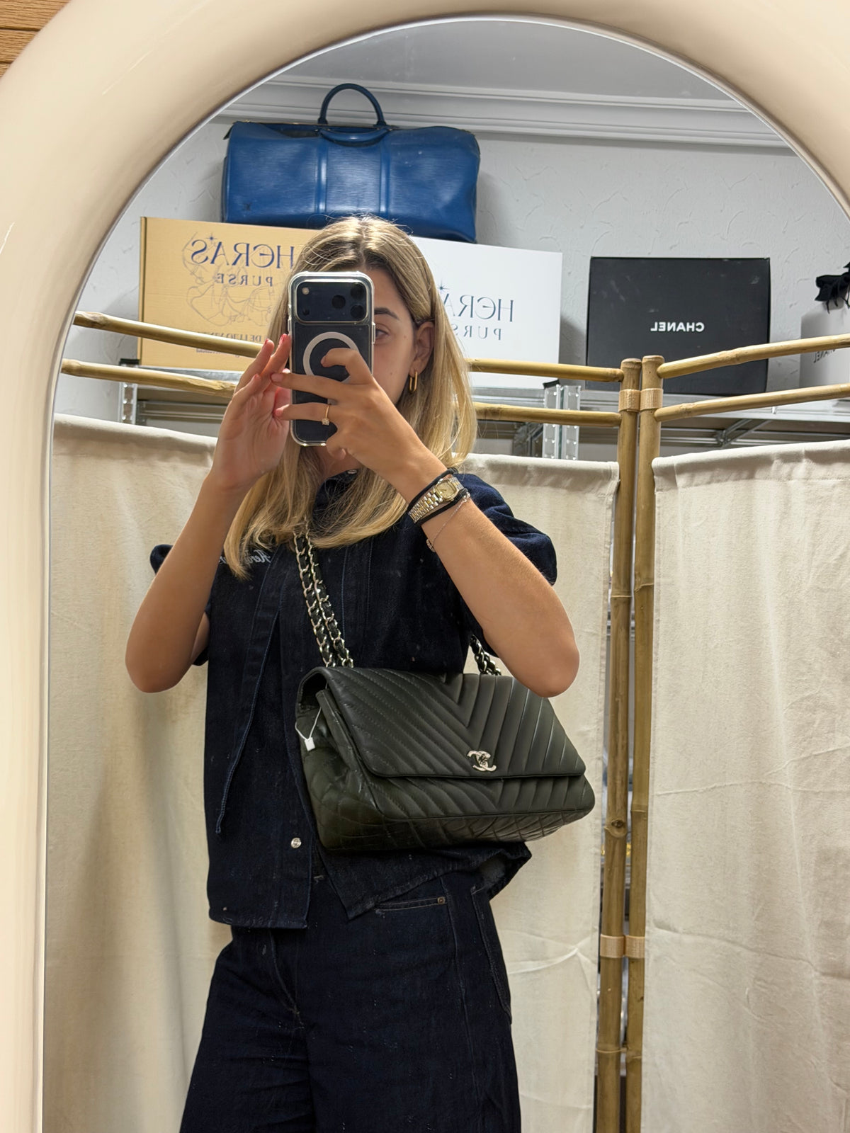 Chanel Single Flap Chevron Piel de Cordero Verde Botella · Herrajes Plata · Serie 17