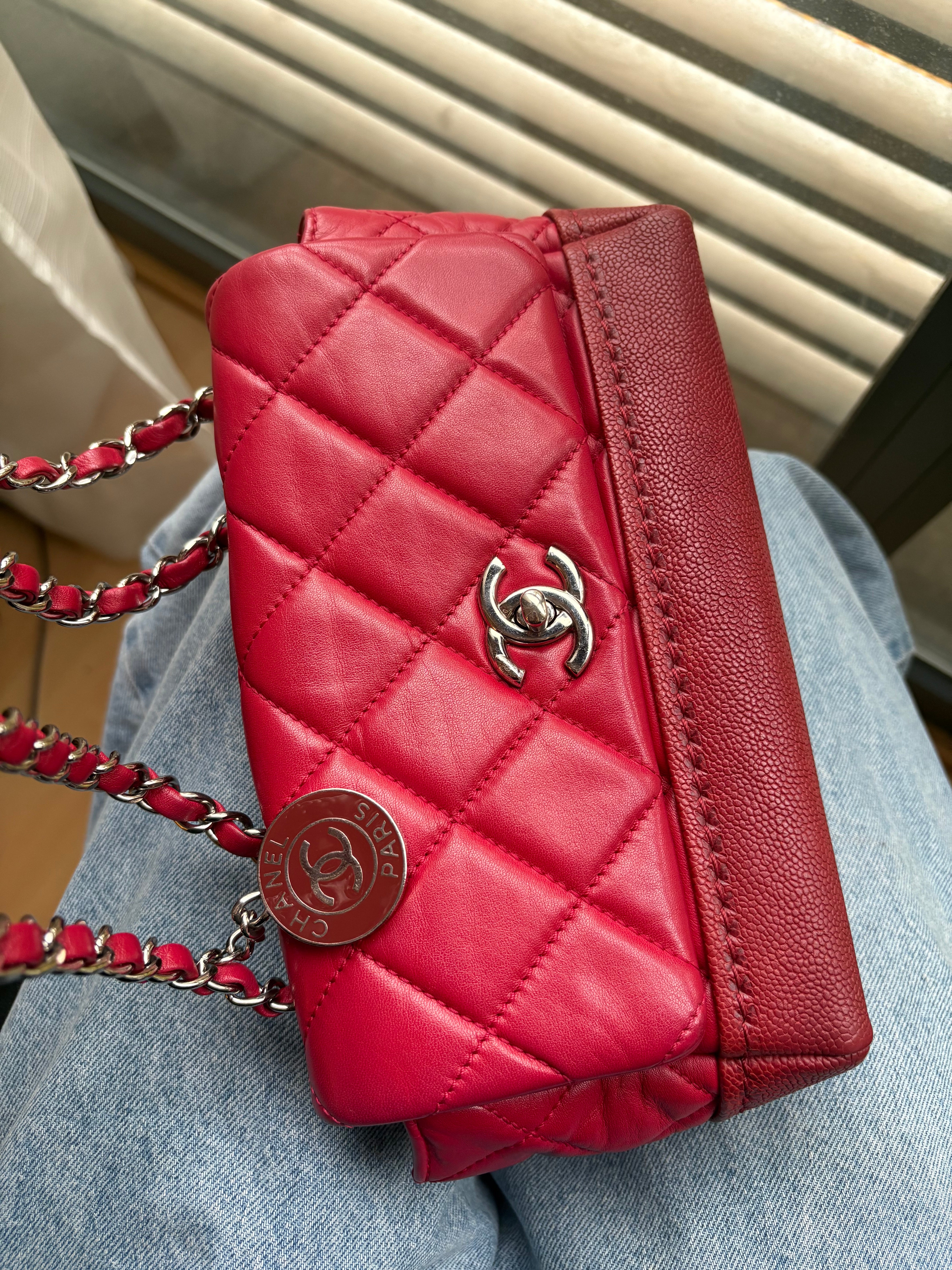 Chanel Mini Flap Medallion Charm rojo -  Métiers d’Art Paris–Rome 2015