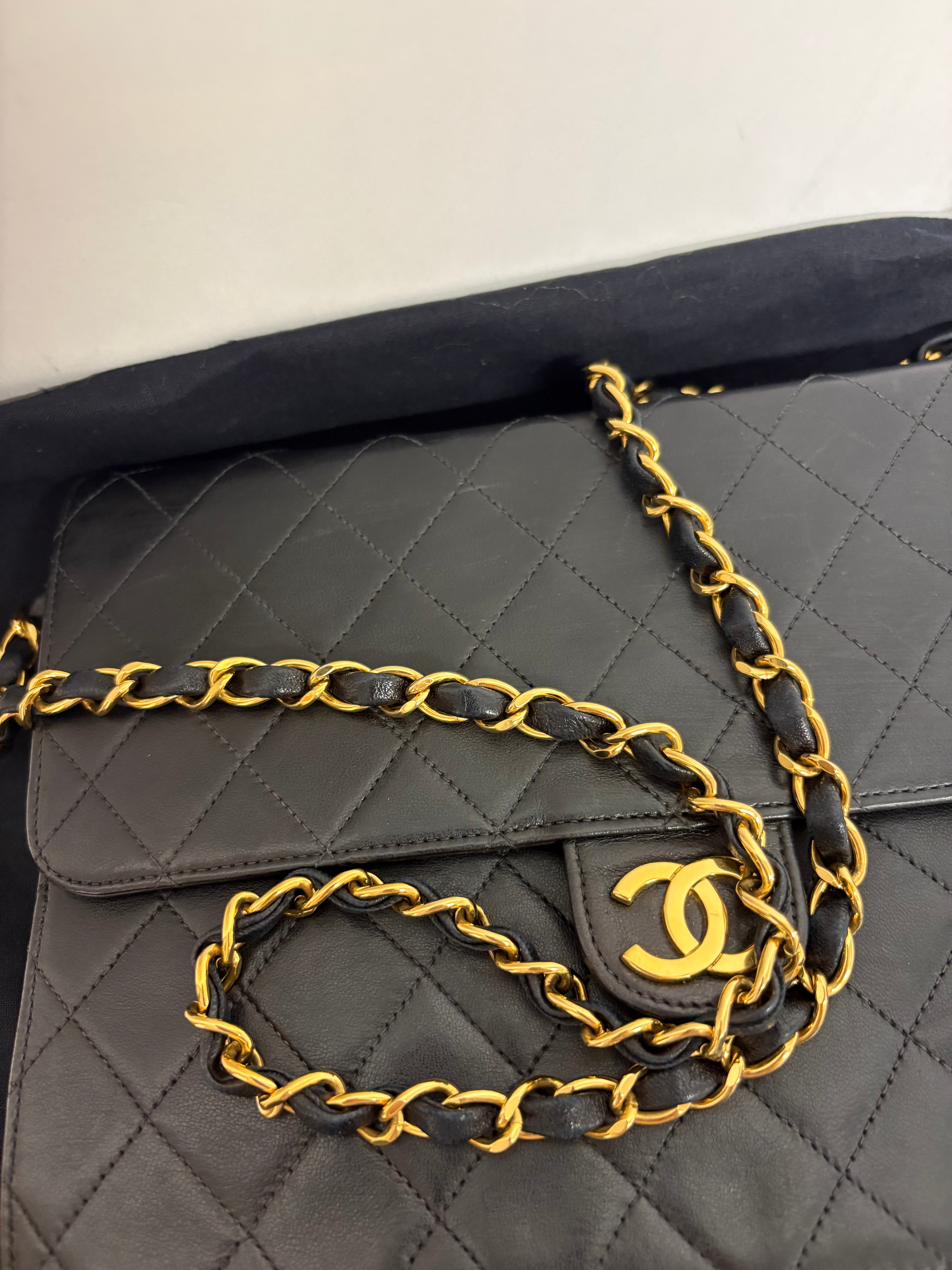 CHANEL Single Flap Negro Vintage Serie 5 – Año 1997–1999