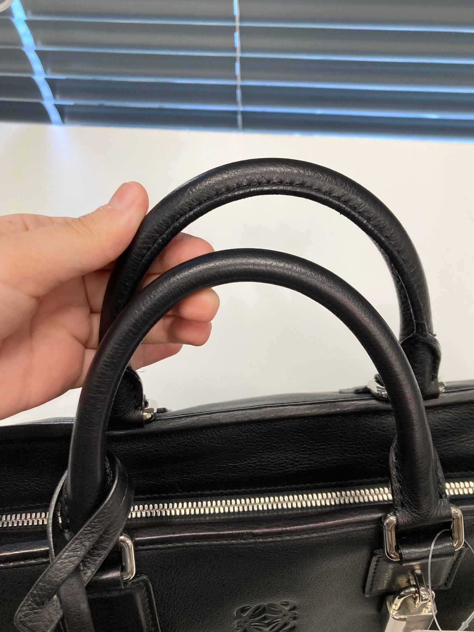 Loewe amazona 30 negro y plata