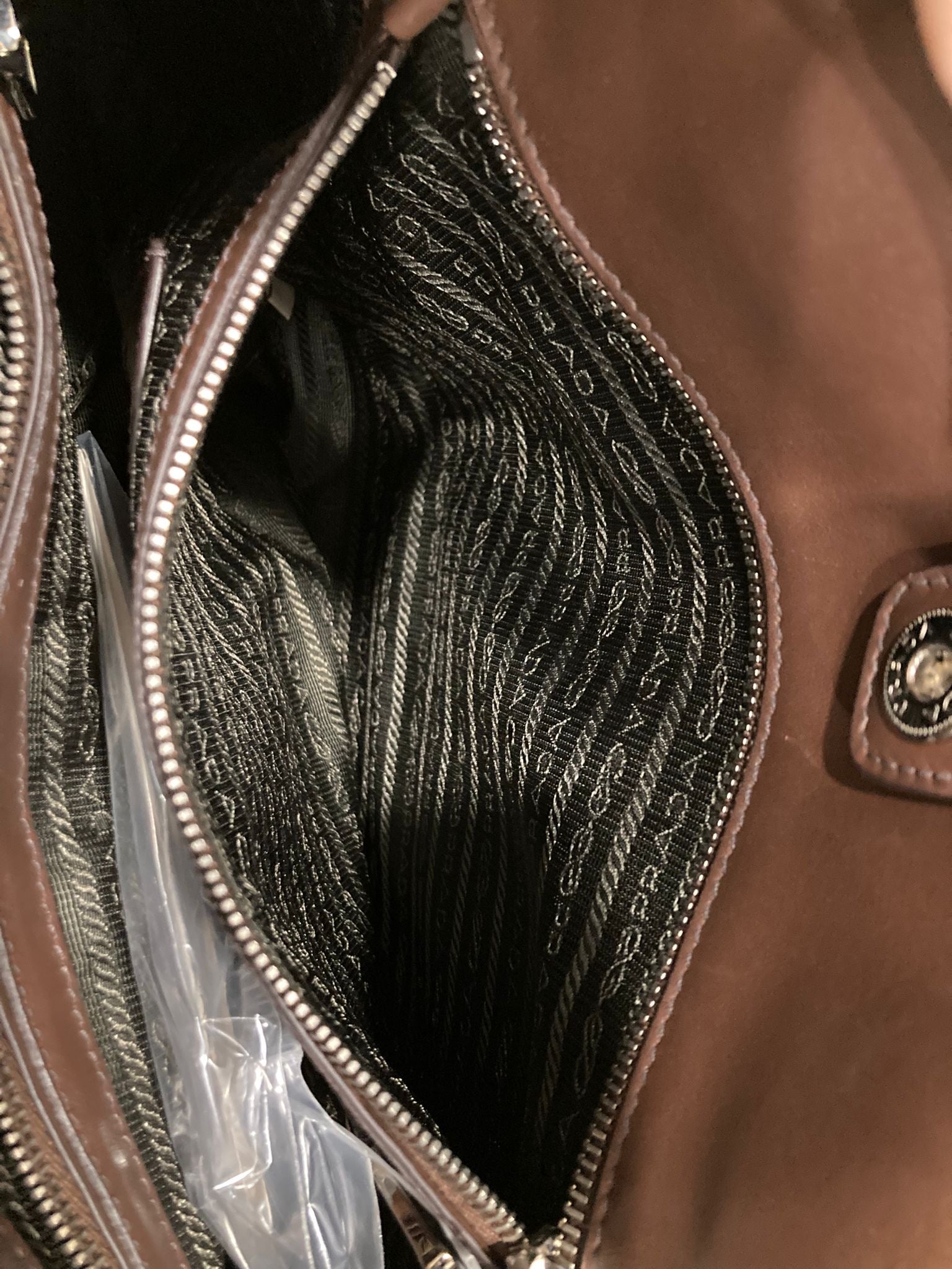 Prada Bauletto 2Way en piel marrón con bandolera