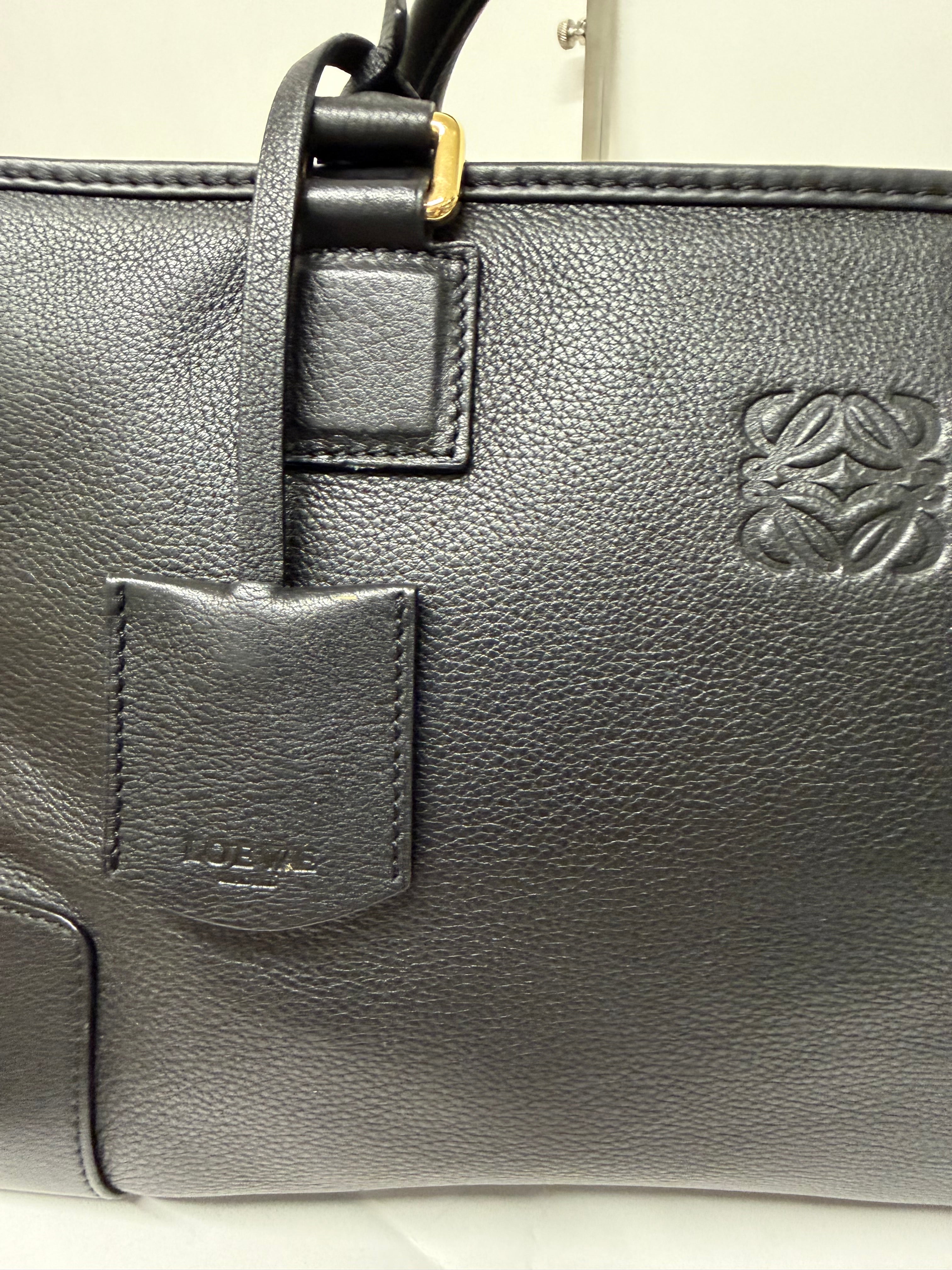 Loewe Amazona 36 | Piel Negra Herrajes dorados