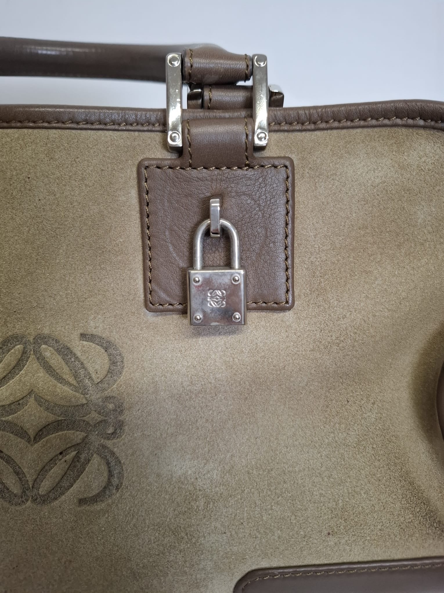 Loewe Amazona 28 Ante Beige Herrajes Plata