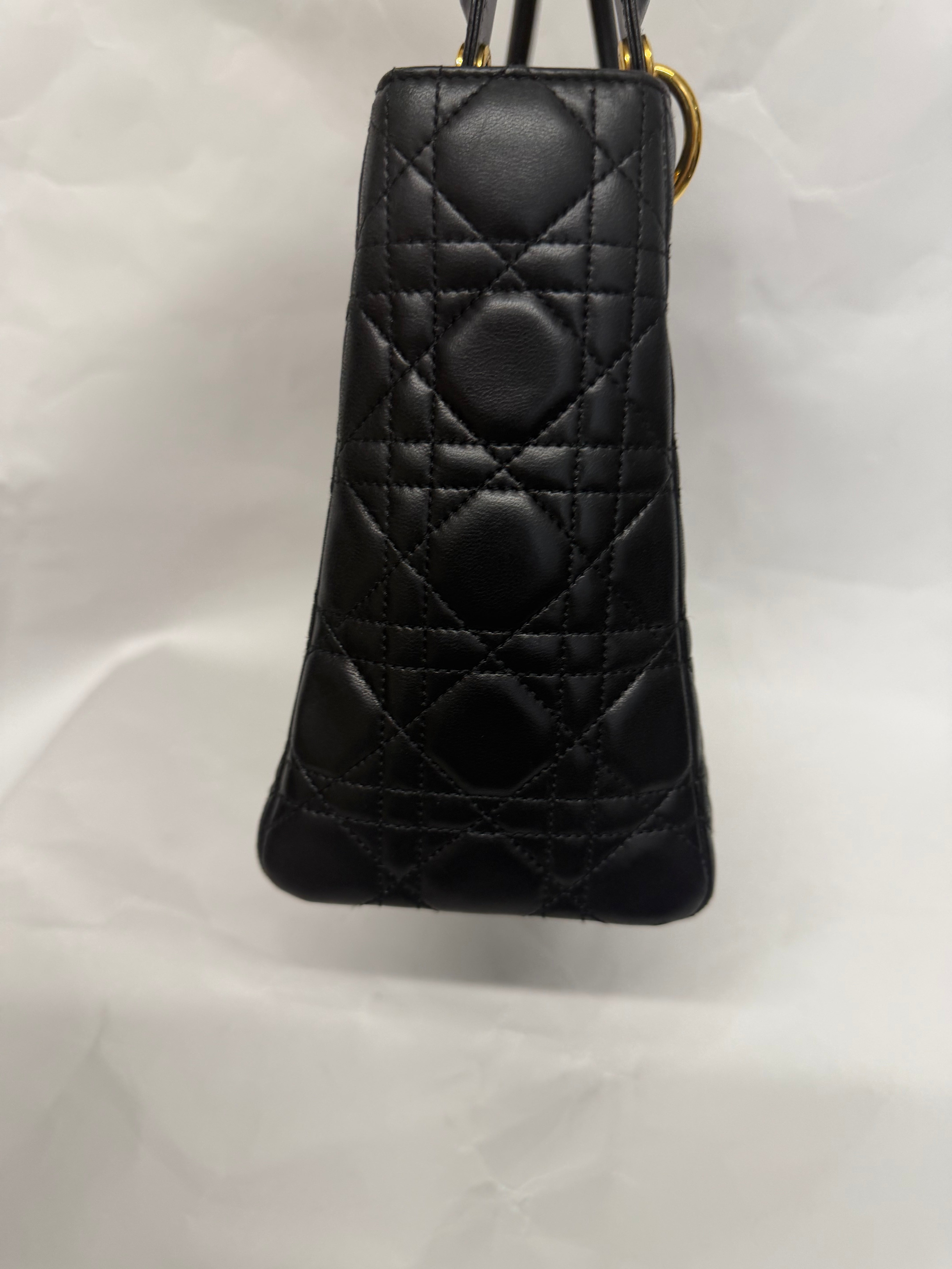 Christian Dior Lady Dior Medium | Lambskin Negro Gold