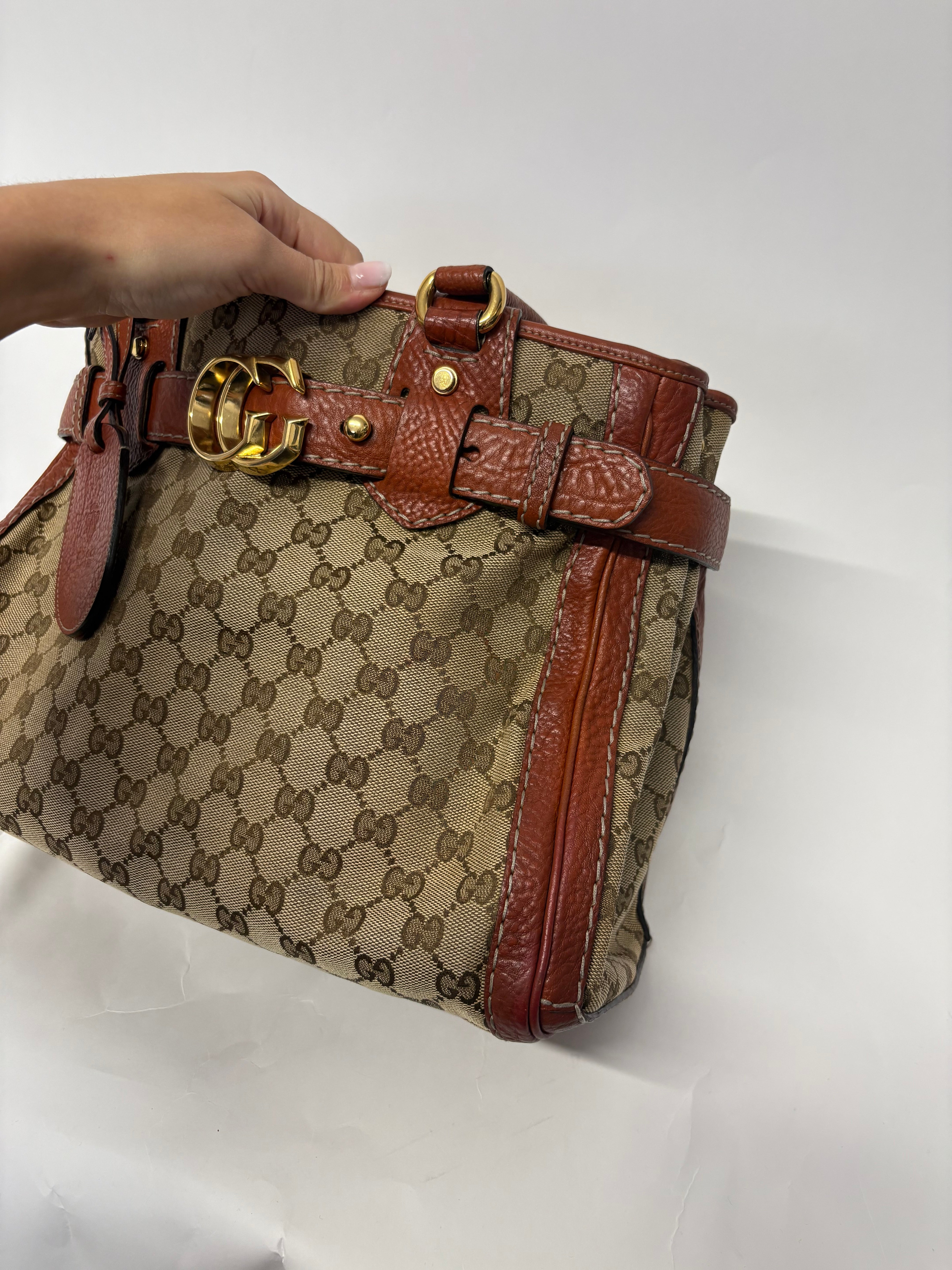 Gucci GG Marmont Tote Small en lona GG Supreme y piel marrón