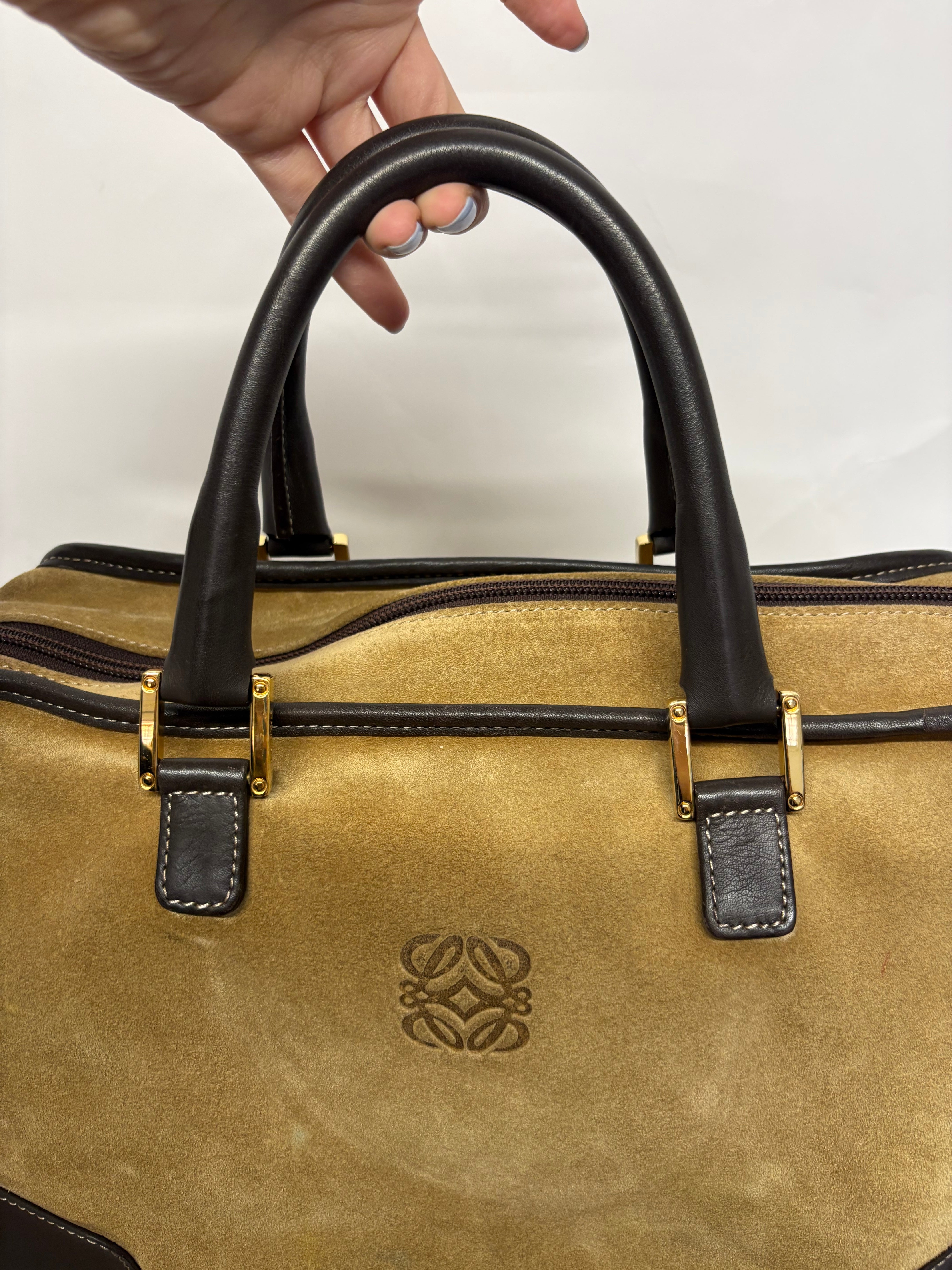 Loewe Amazona ante oro 32 marrón con bandolera extra