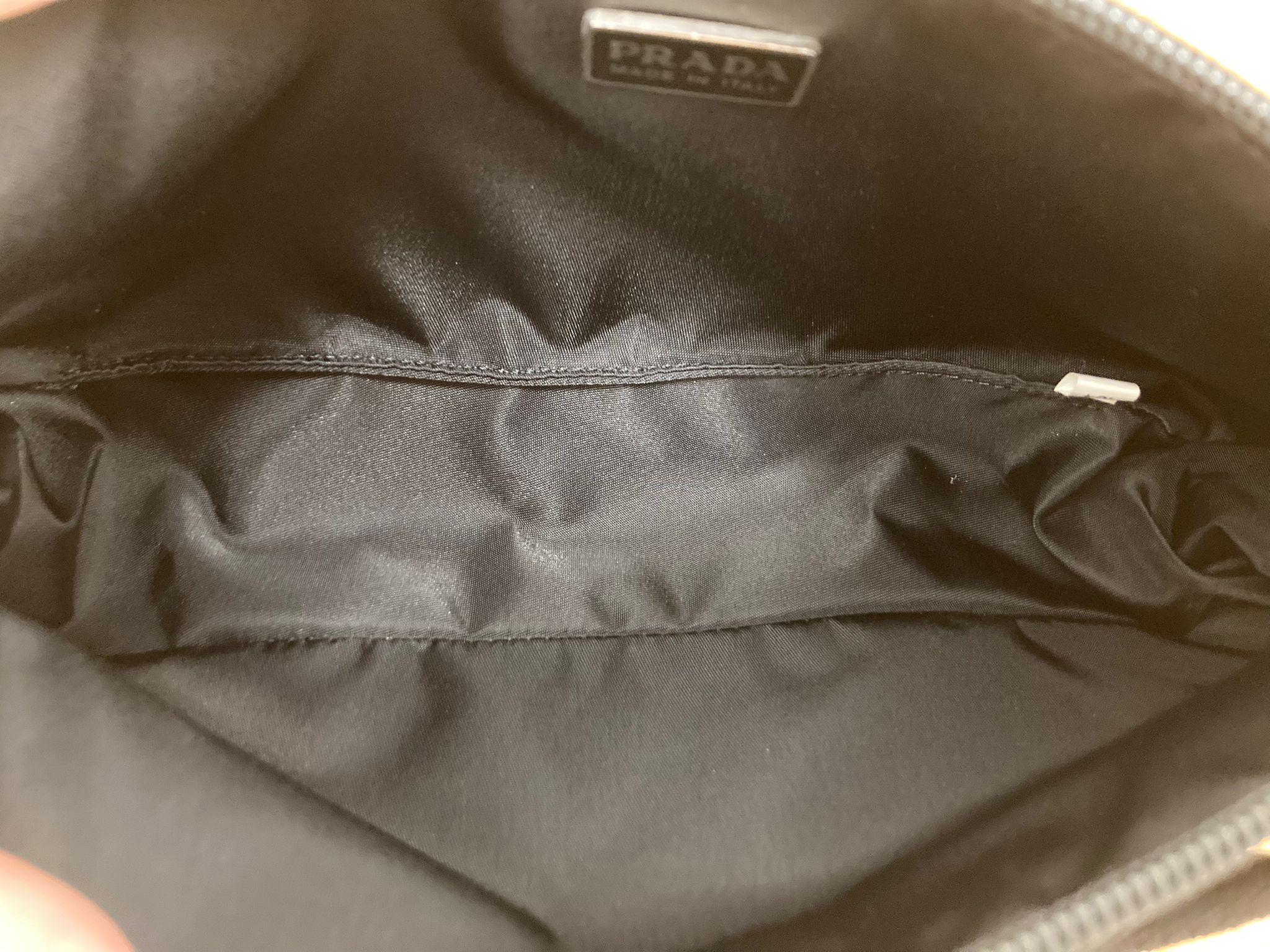 Prada hobo nylon negra