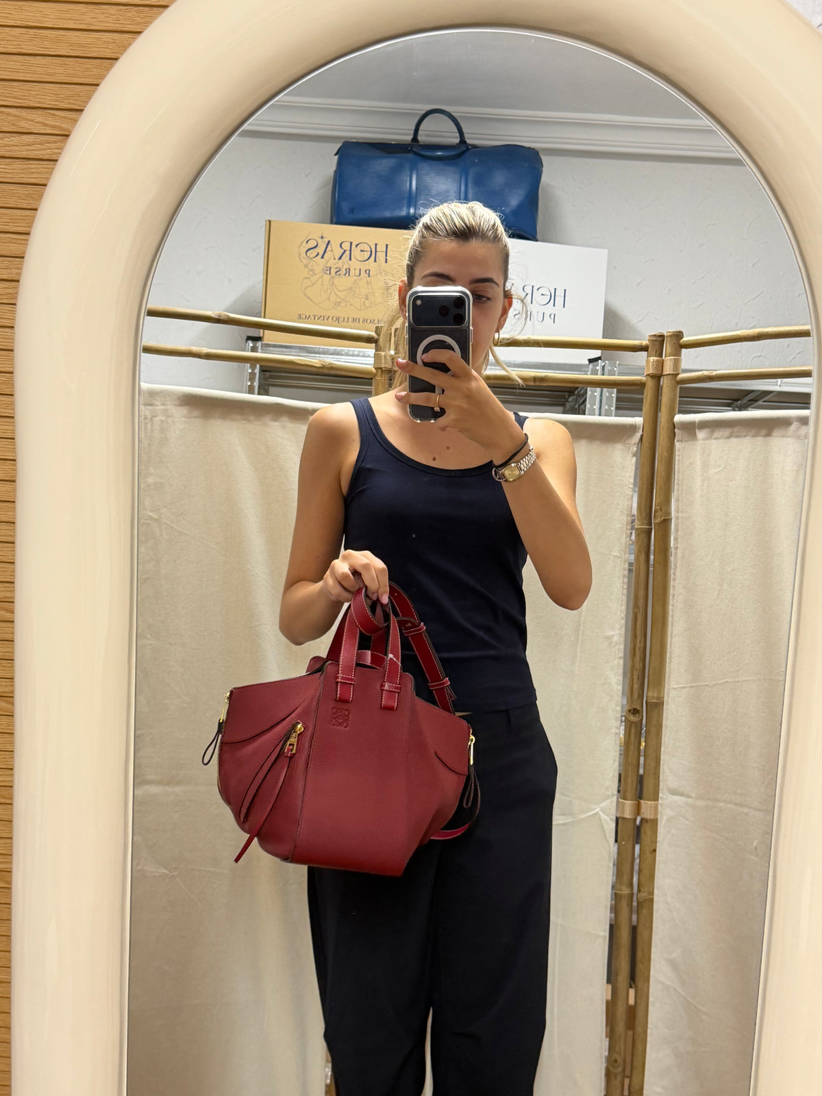 Loewe Hammock Pequeño Piel Granulada Rojo Burdeos