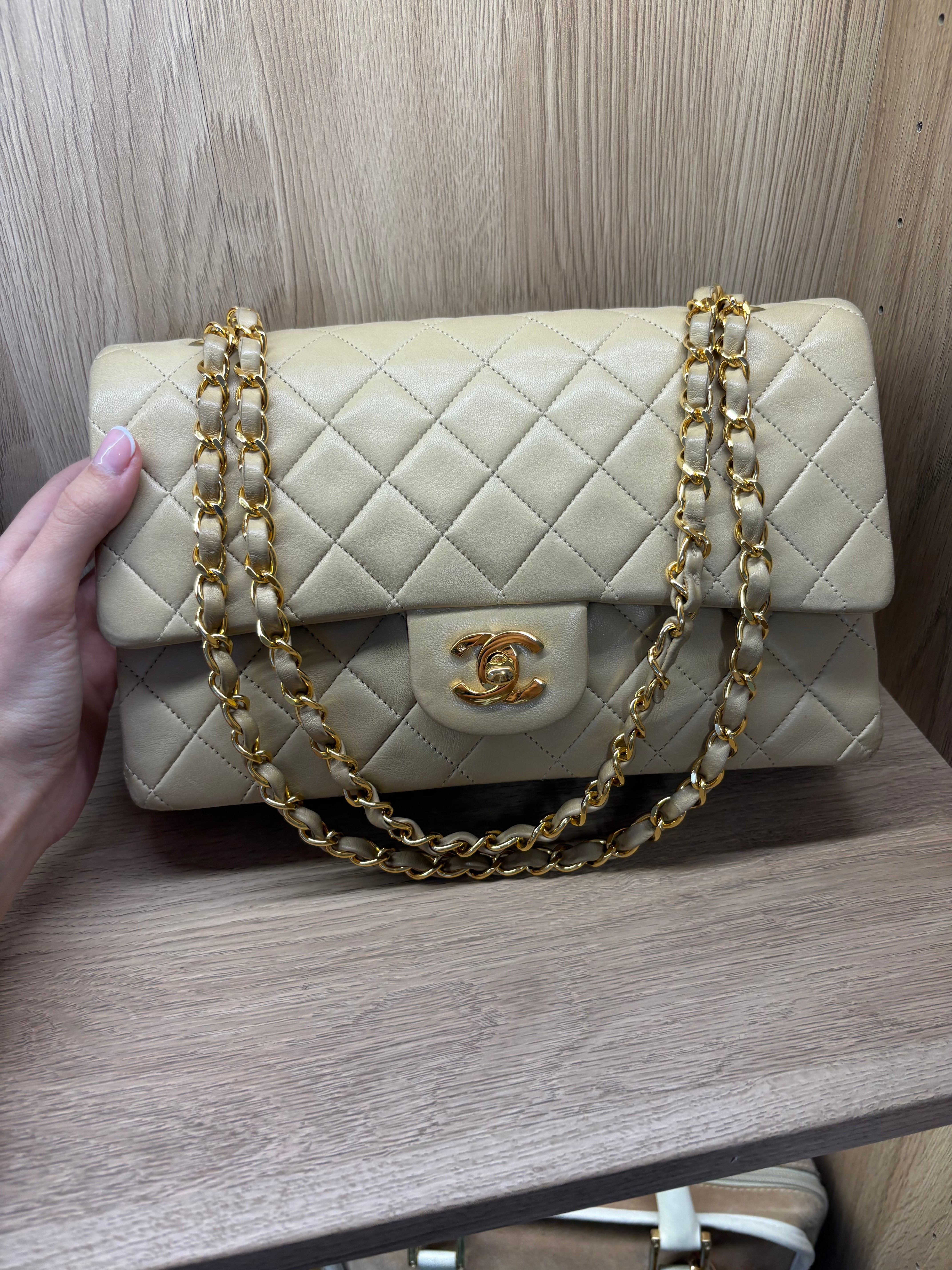 CHANEL Timeless 25 Double Flap Beige Lambskin – Serie 2 (1991-1994)