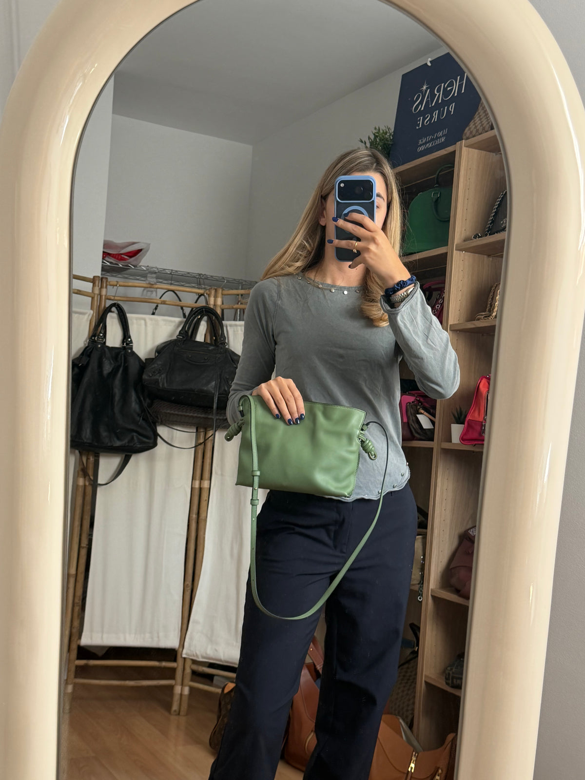 Loewe Flamenco Knot Clutch Mini Piel Nappa Verde Claro