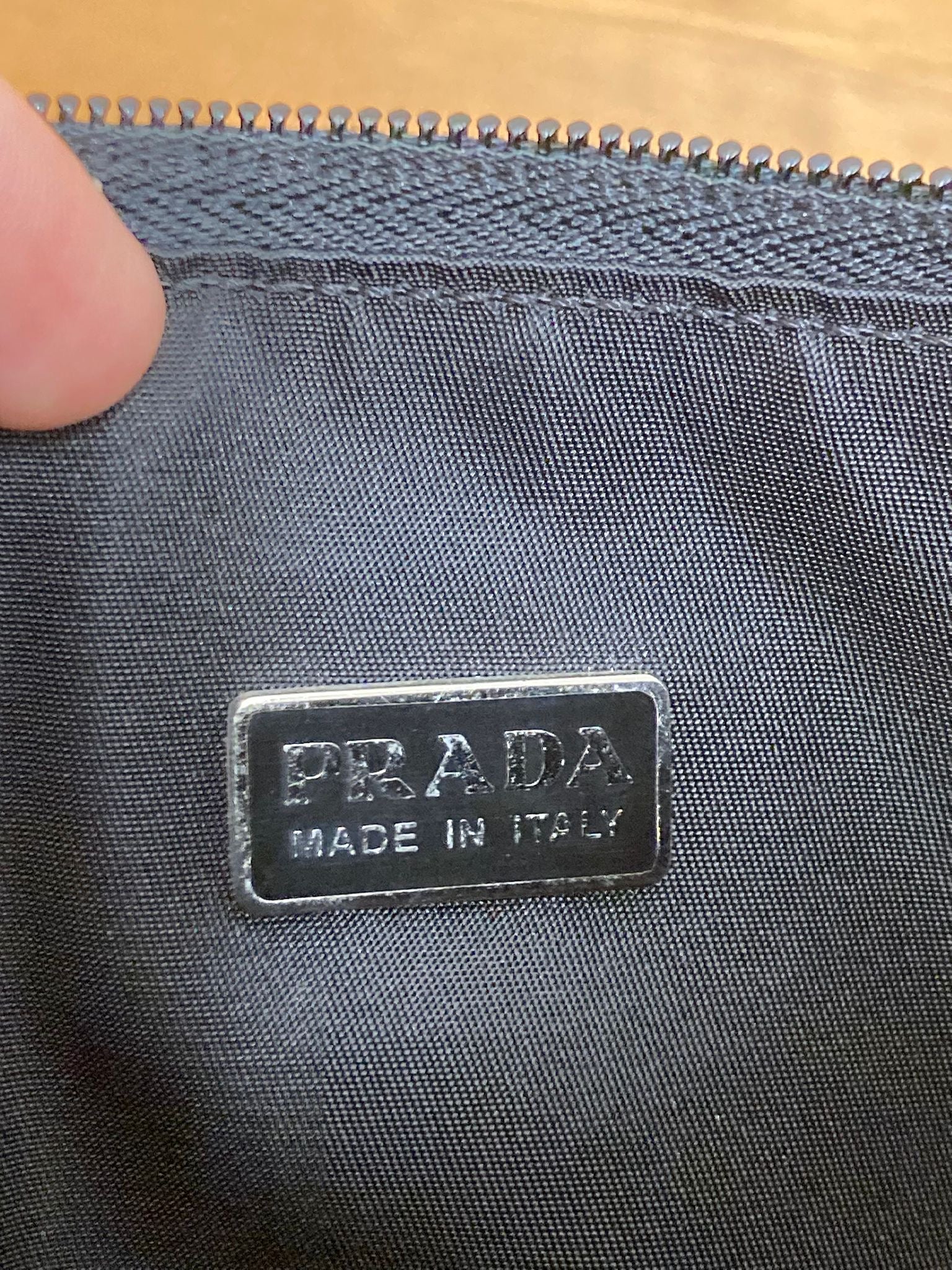 Prada hobo nylon negra