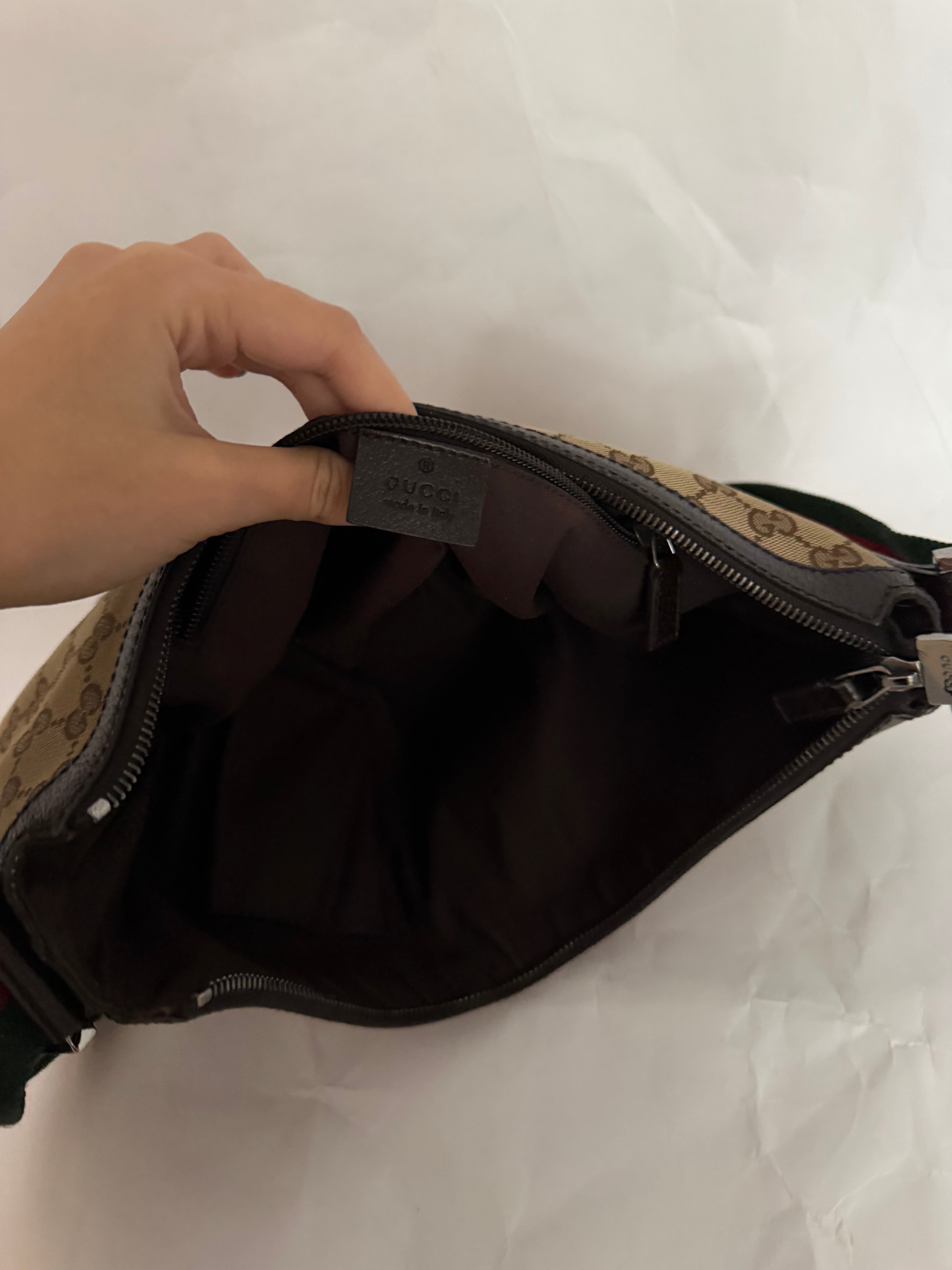 Gucci GG Canvas Messenger Web Stripe