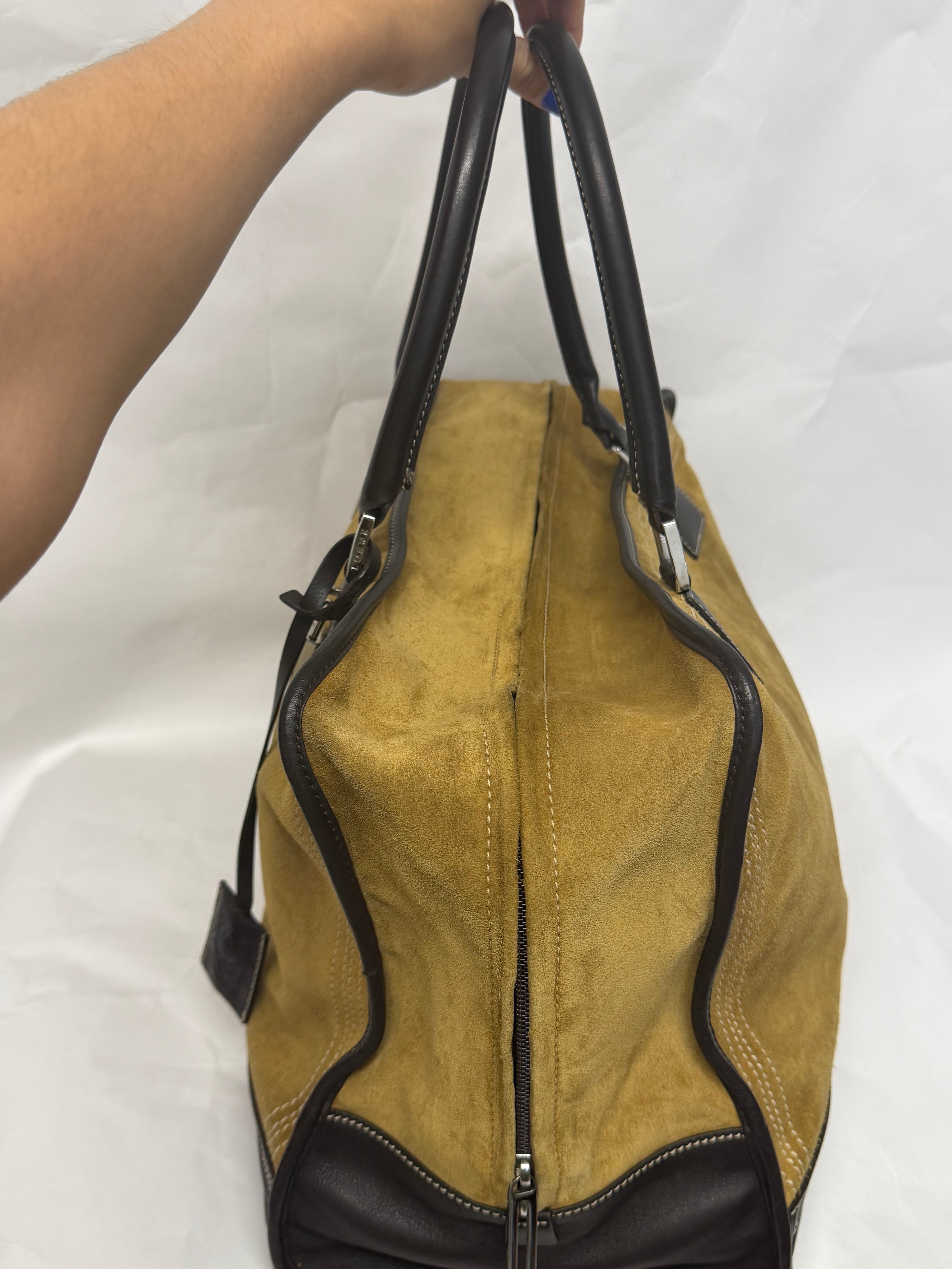 Loewe Amazona 44 | Ante Oro Anagrama Grande