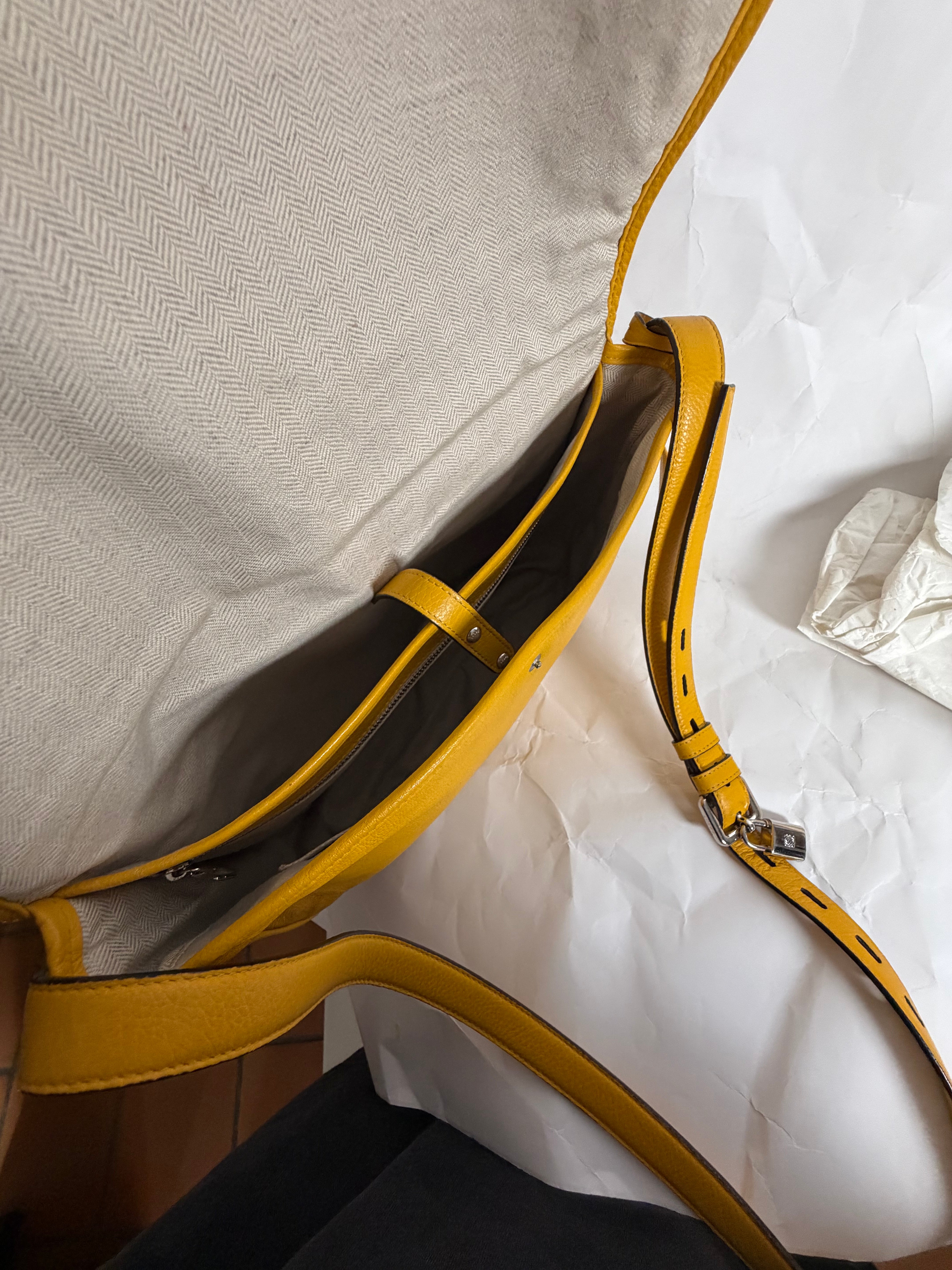 Loewe heritage grande Amarillo