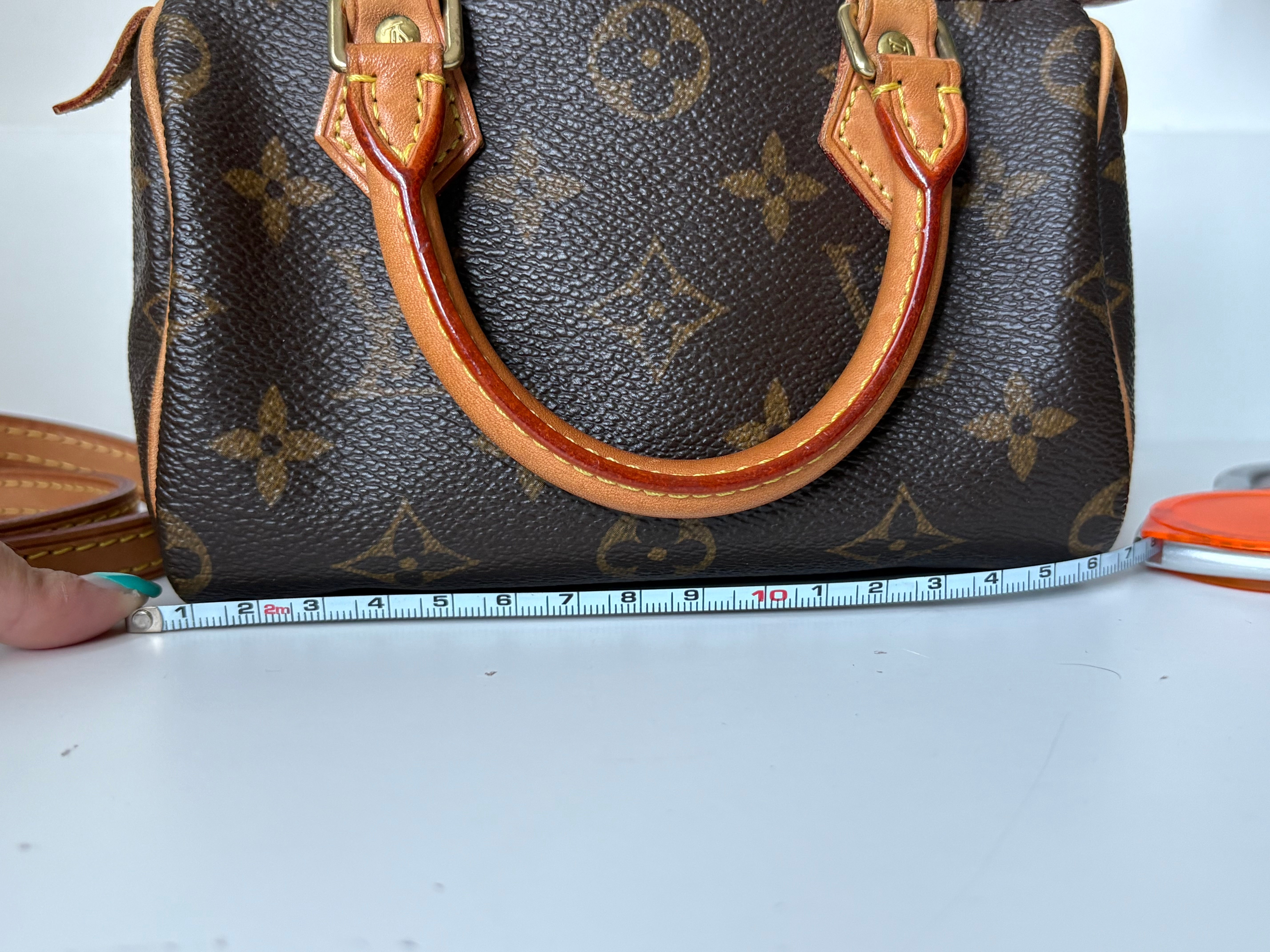 Louis Vuitton Nano Speedy Canvas monogram con correa