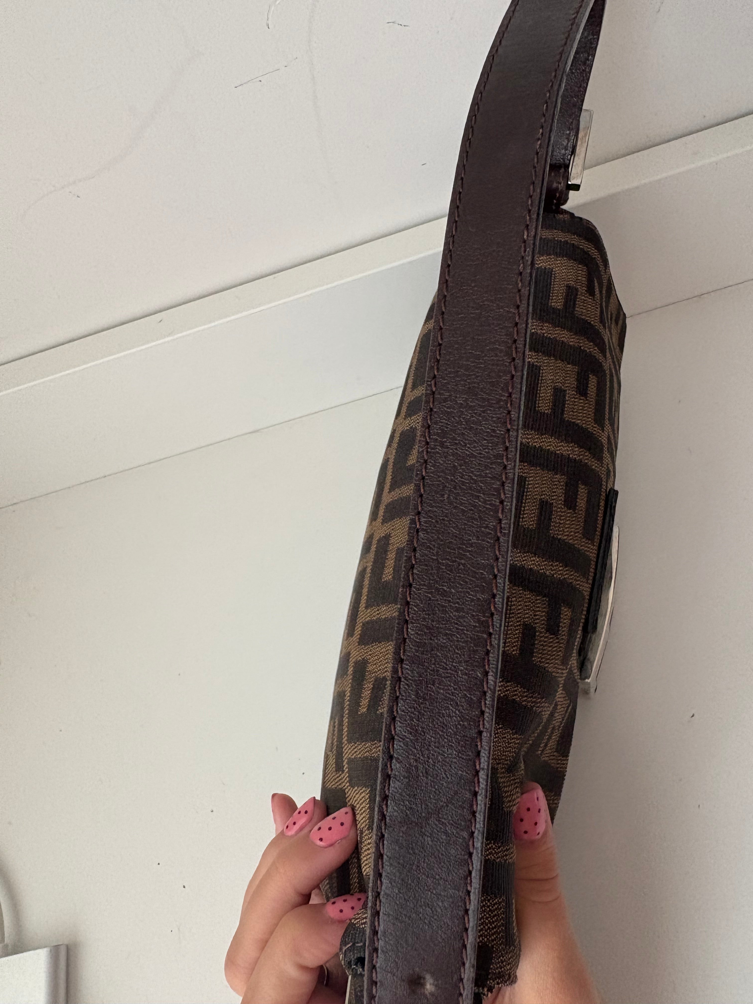 Fendi Baguette Clásica Vintage en canvas Zucca marrón con herrajes plateados