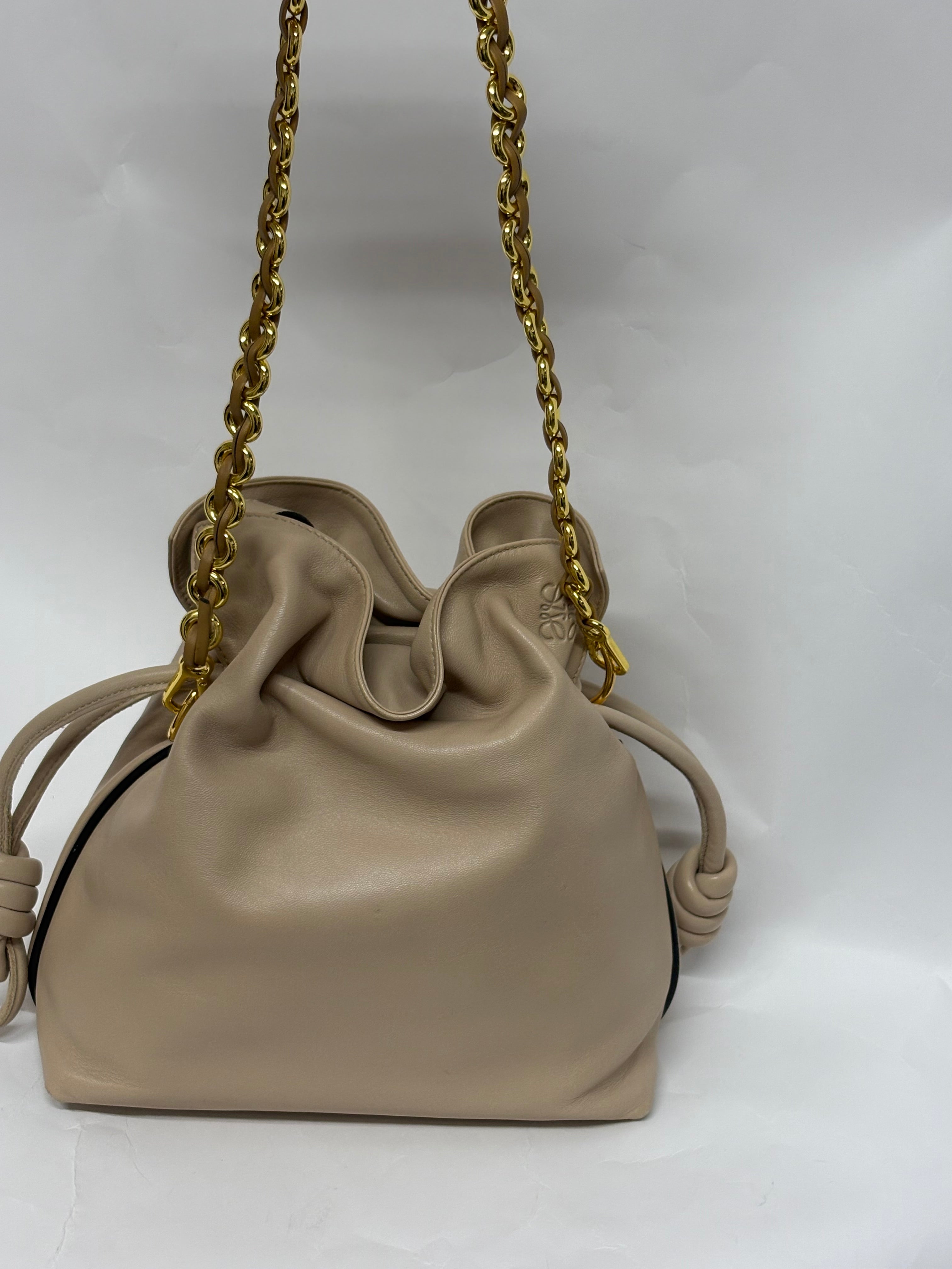 Loewe Flamenco pequeño Knot Beige Piel y Bandolera
