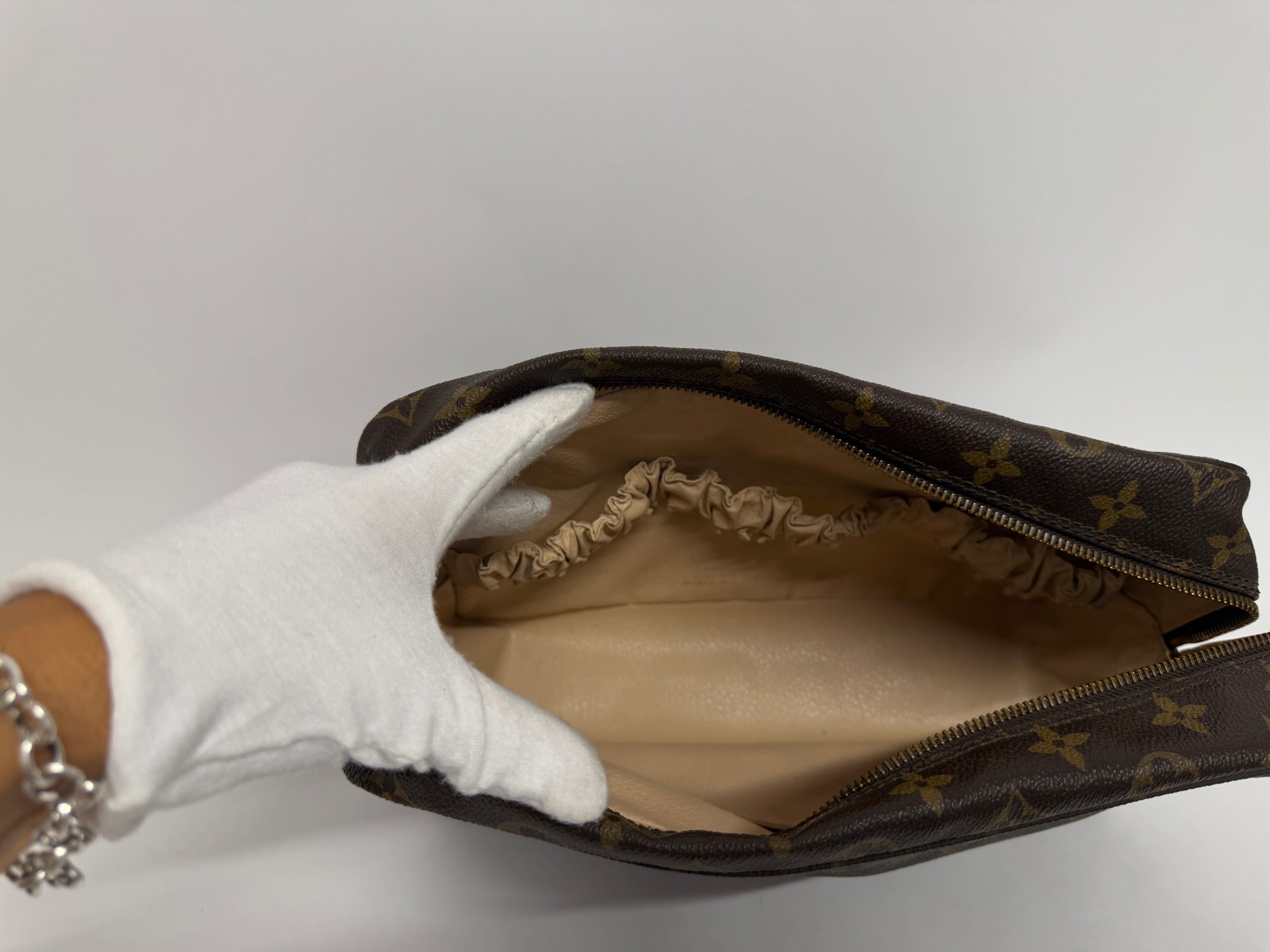 Louis Vuitton Trousse Toilette 28 Monogram