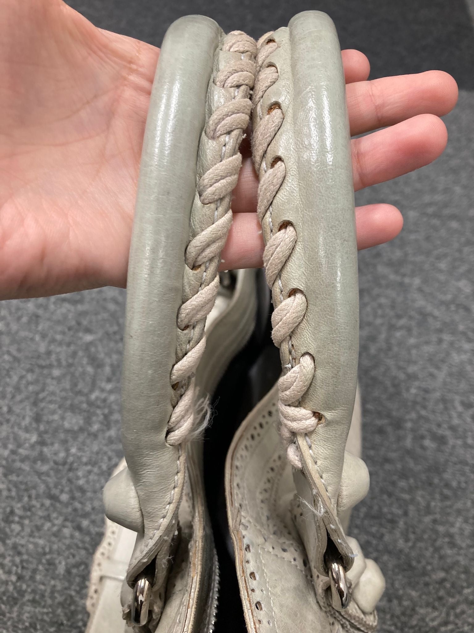 Balenciaga Giant City “Covered” Brogue Gris - crema