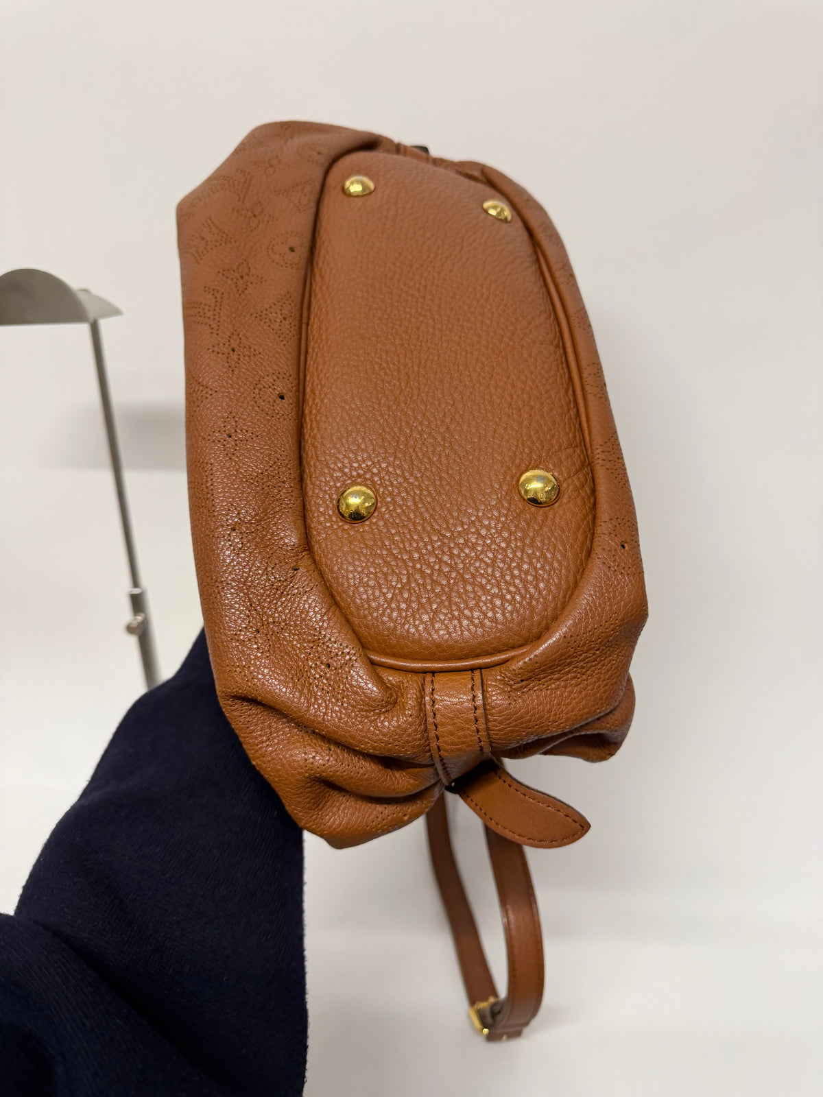 Louis Vuitton Mahina bandolera Piel Perforada Marrón Coñac