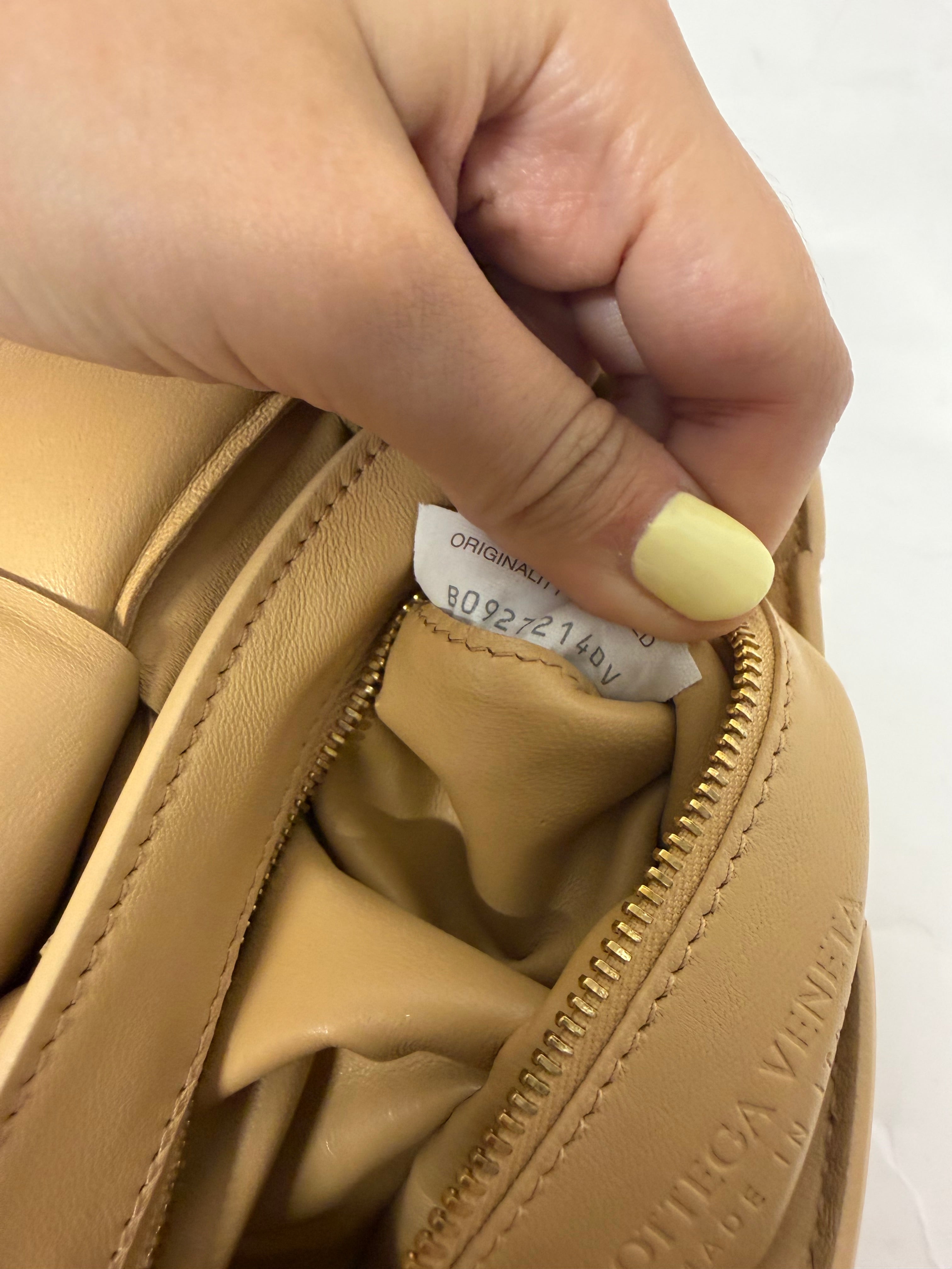 Bottega Veneta Cassette Intrecciato Nude/Beige