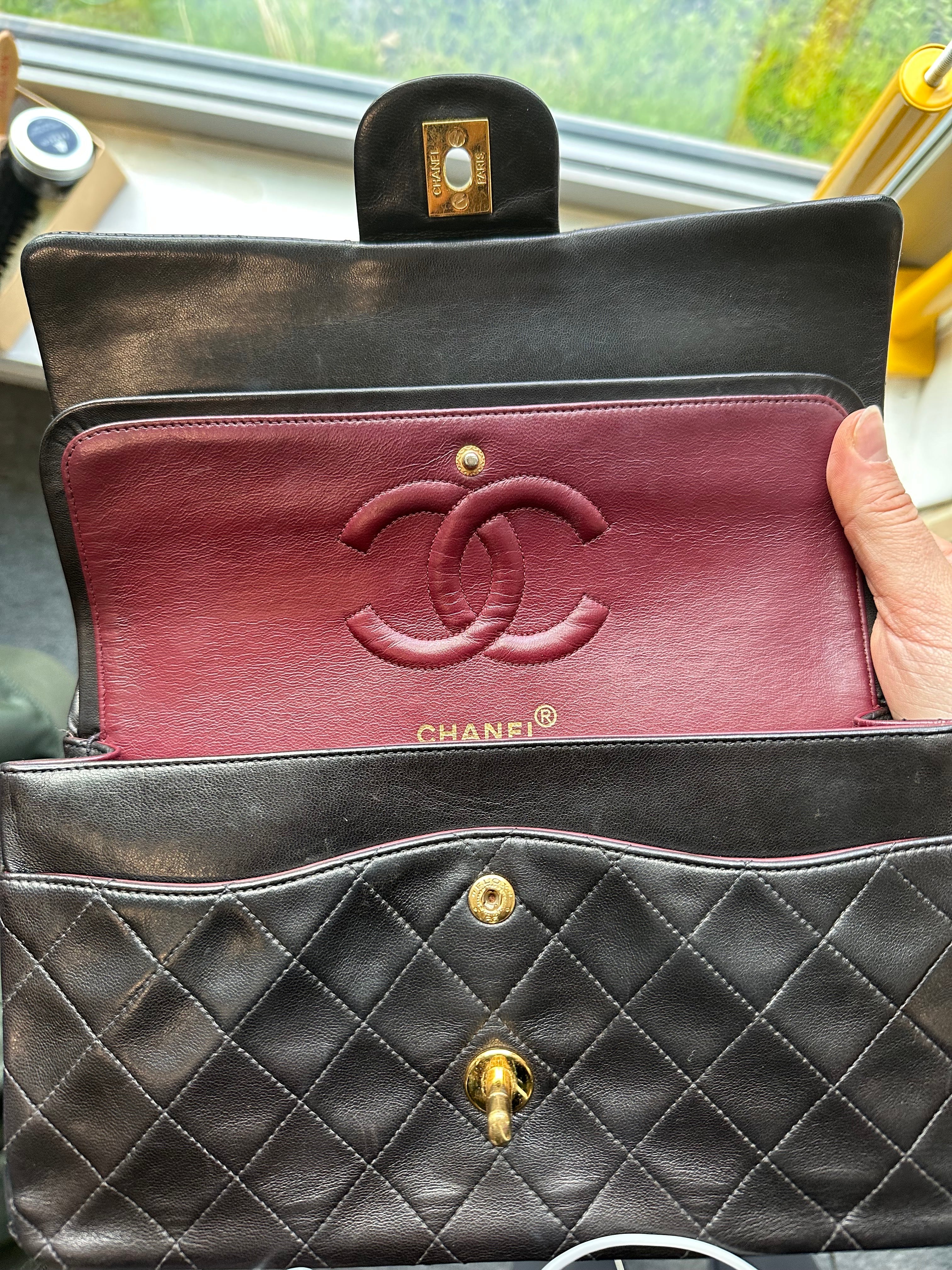 Chanel Timeless Doble Flap 25 cm en piel de cordero negra