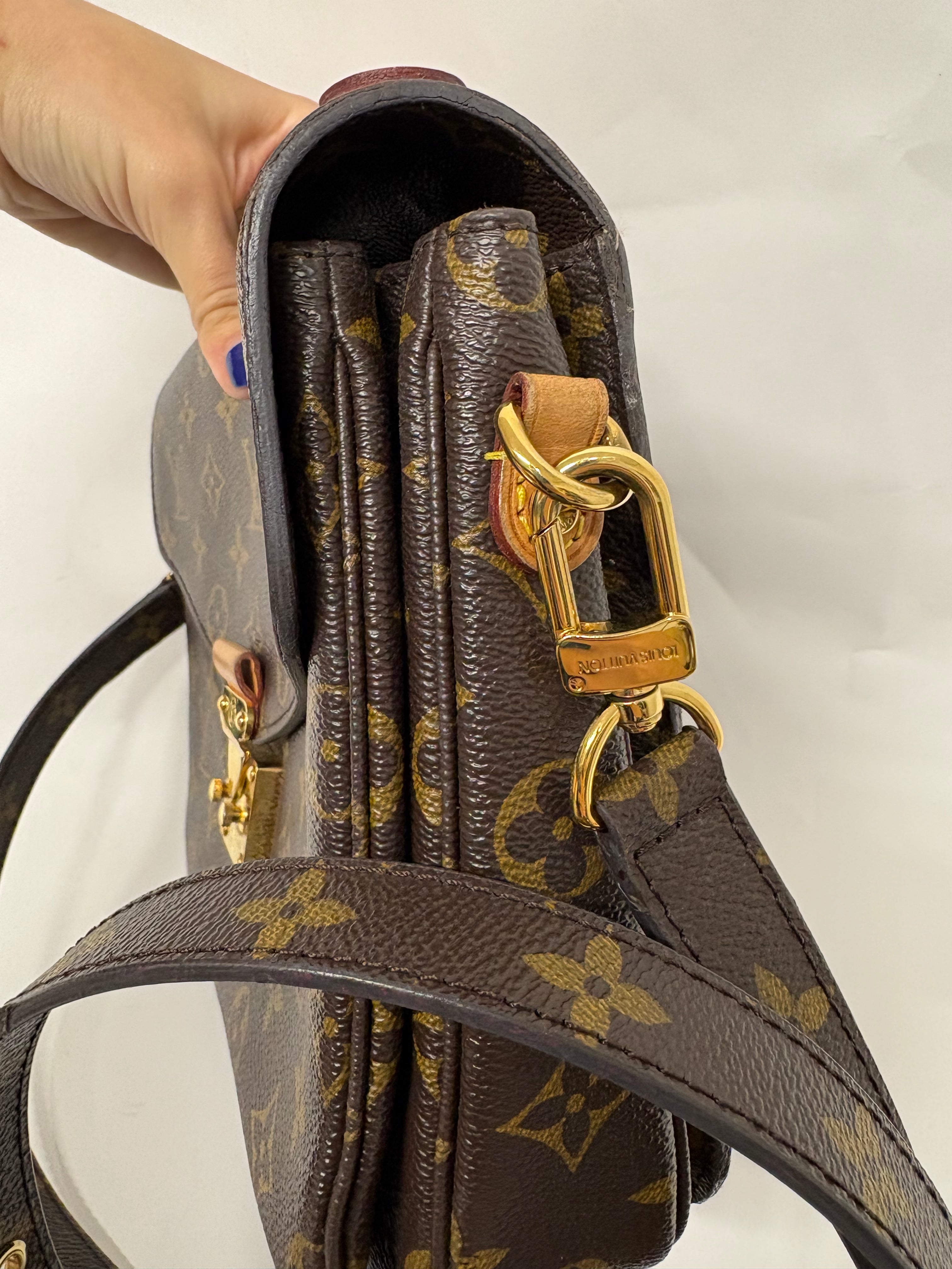 Louis Vuitton Pochette Métis MM Monogram