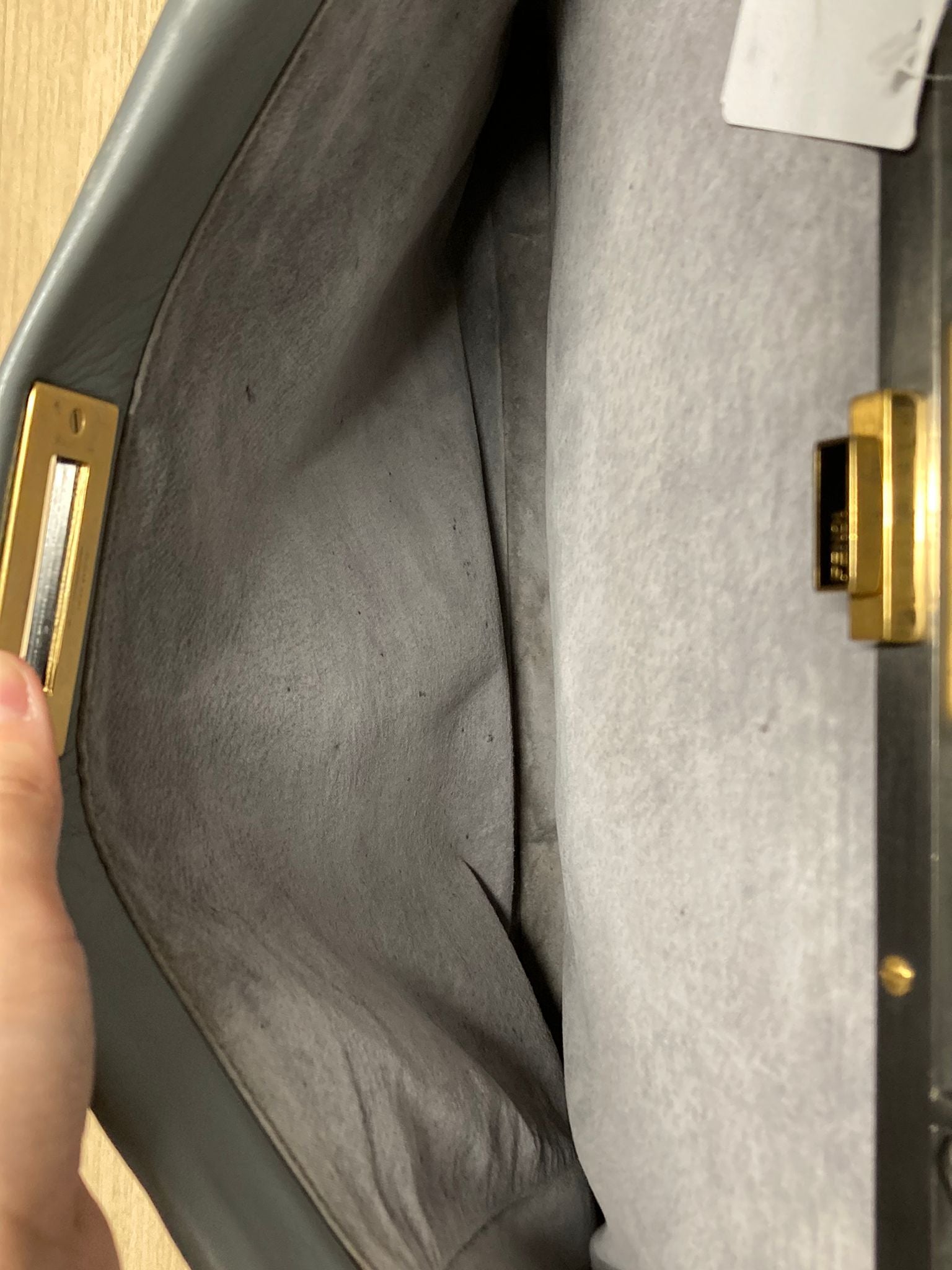 FENDI Peekaboo Large – Piel gris cielo – Doble compartimento con bandolera