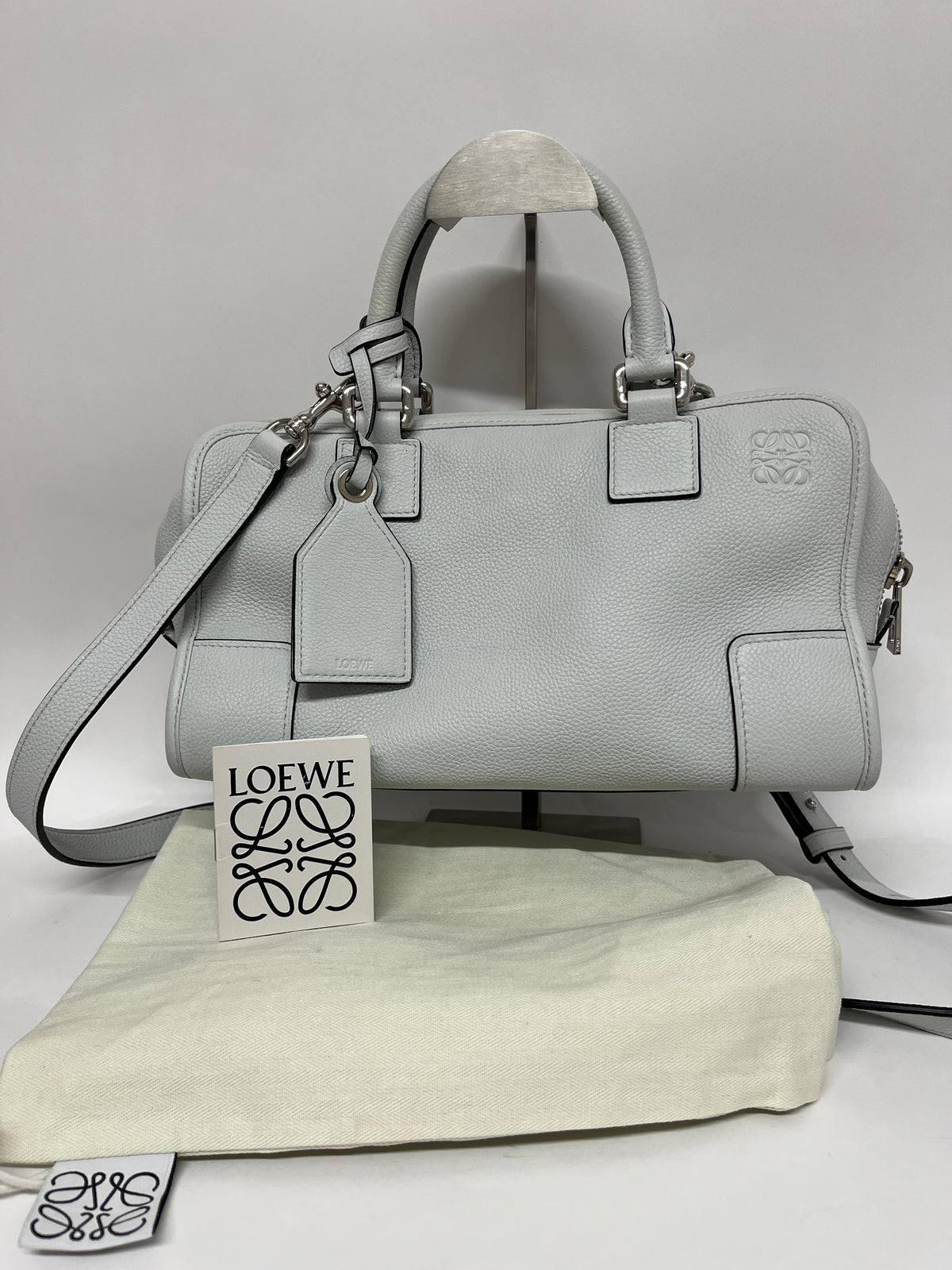 Loewe Amazona 28 Piel Blanca con Bandolera