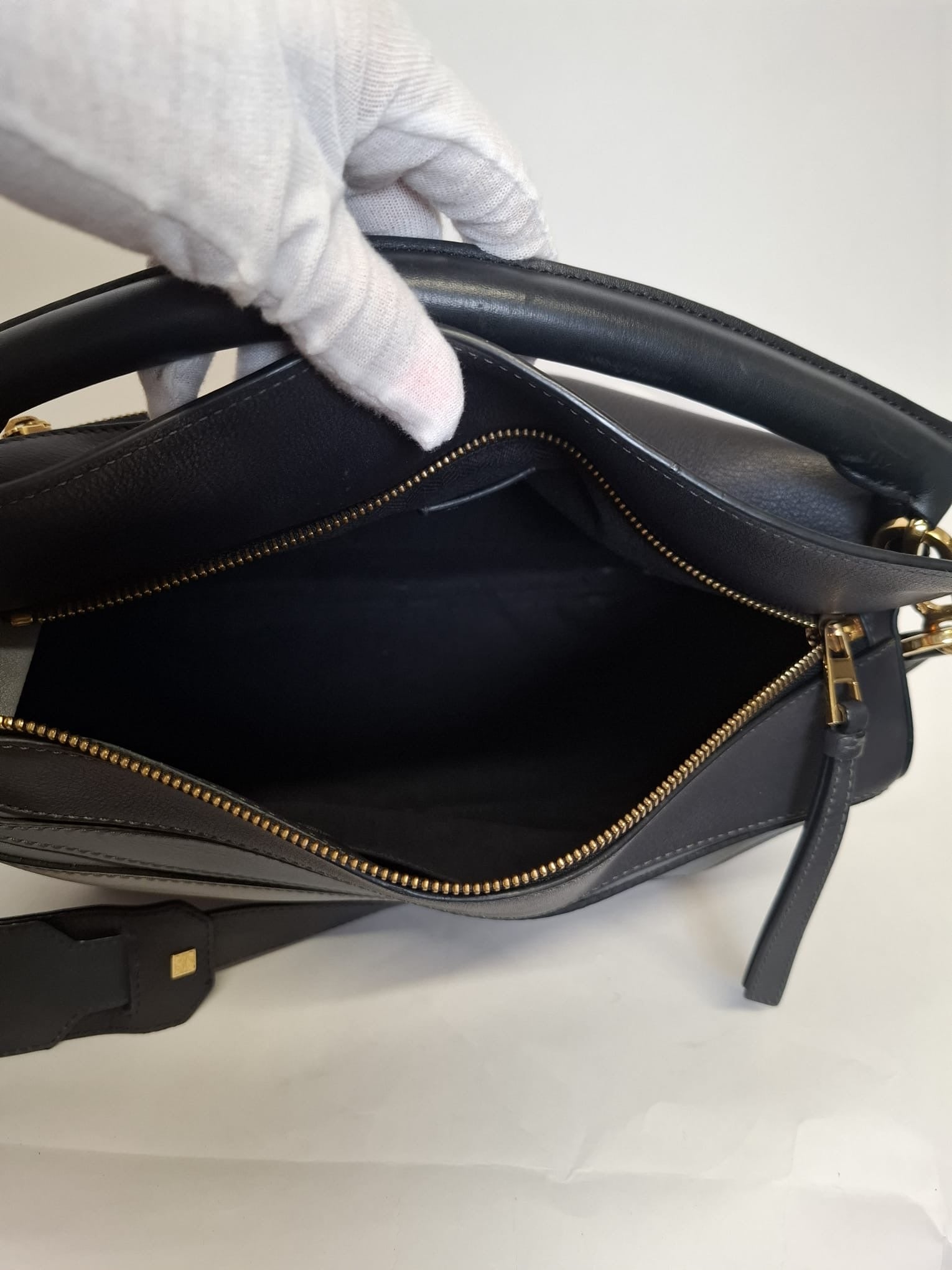Loewe Puzzle Mediano Tricolor Gris y Negro