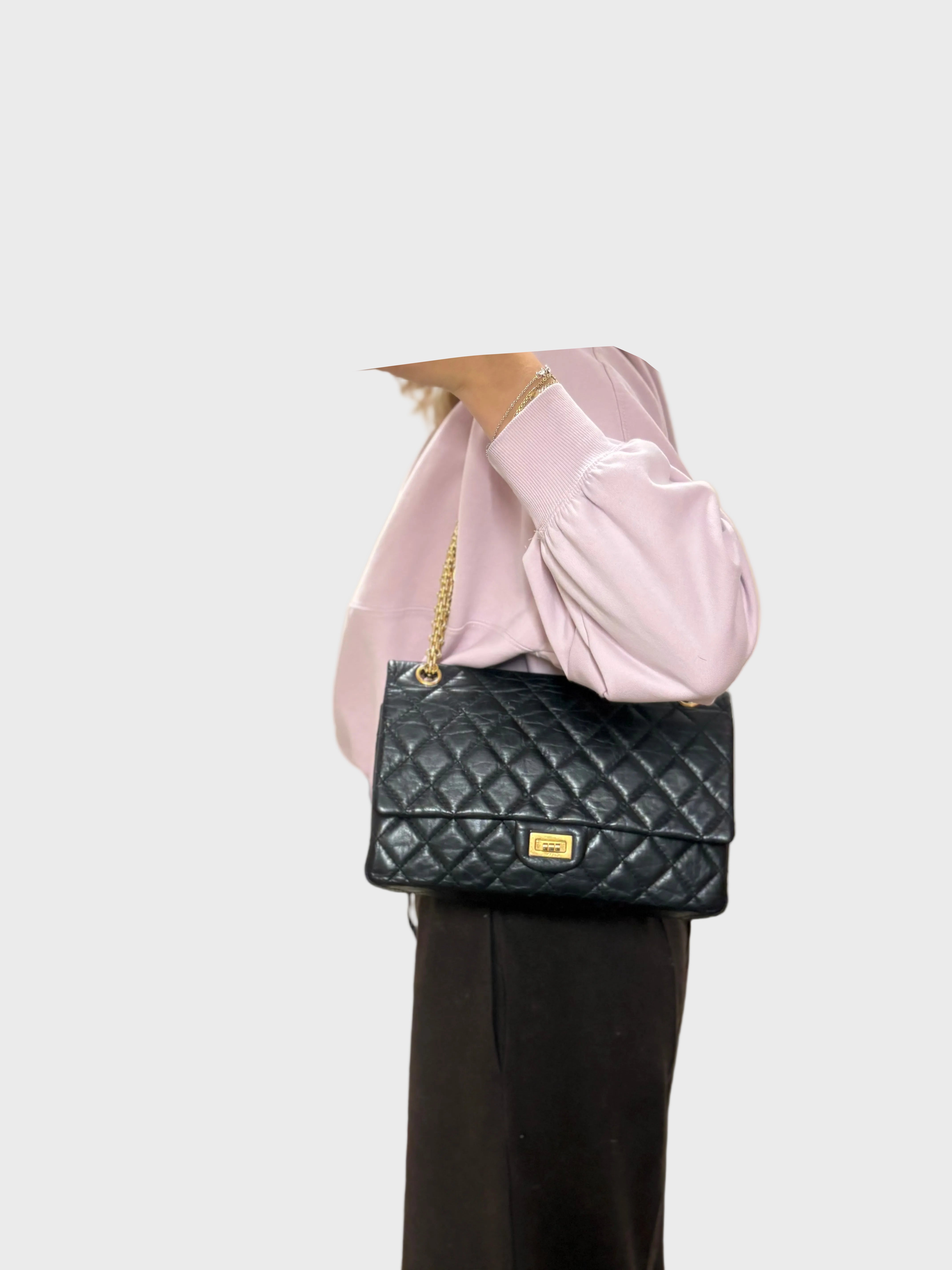 Chanel 2.55 Classic Timeless Mediano Negro Doble Solapa Piel de Ternera Envejecida