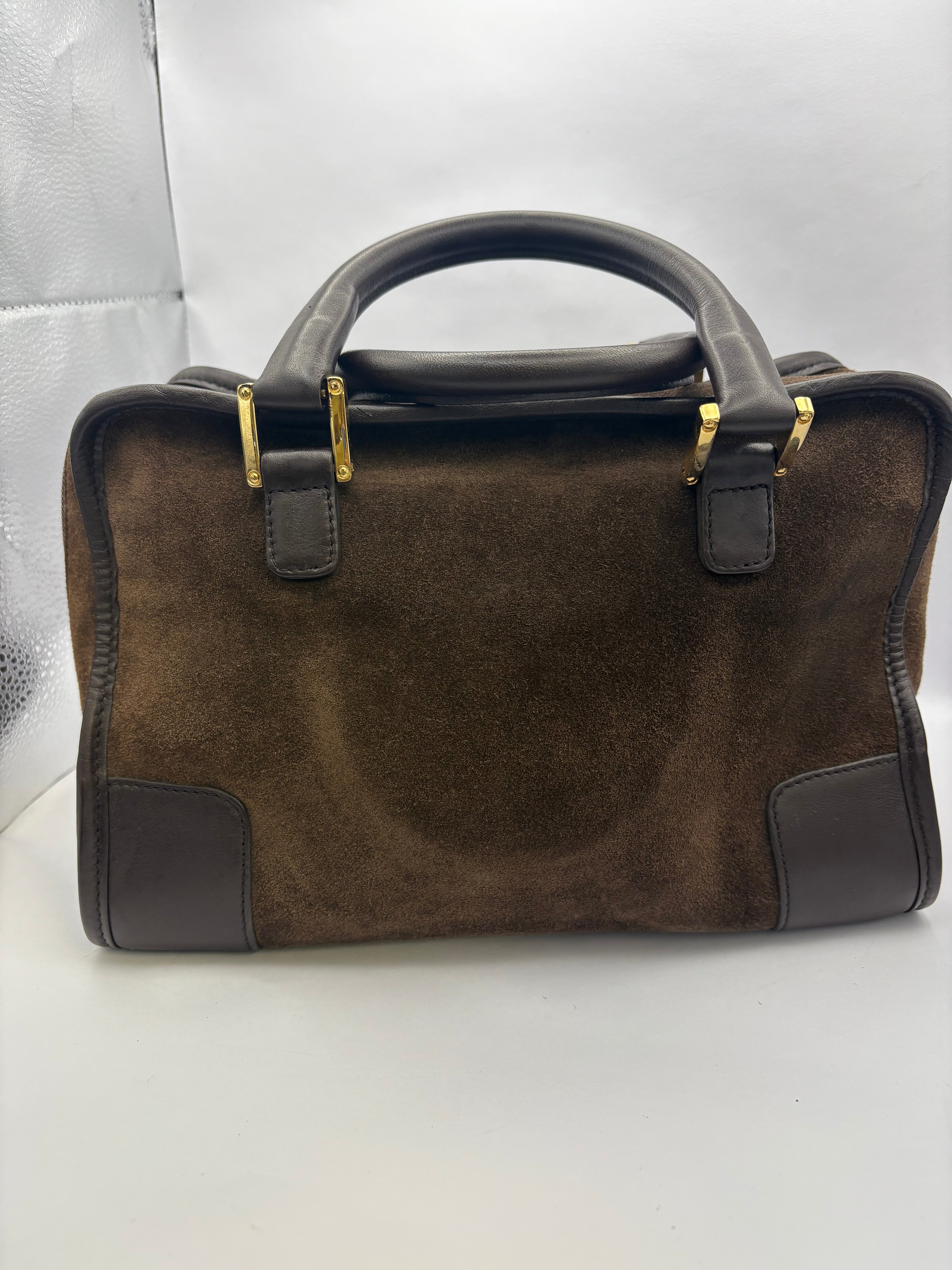 LOEWE Amazona 28 – Ante Marrón & Piel Chocolate