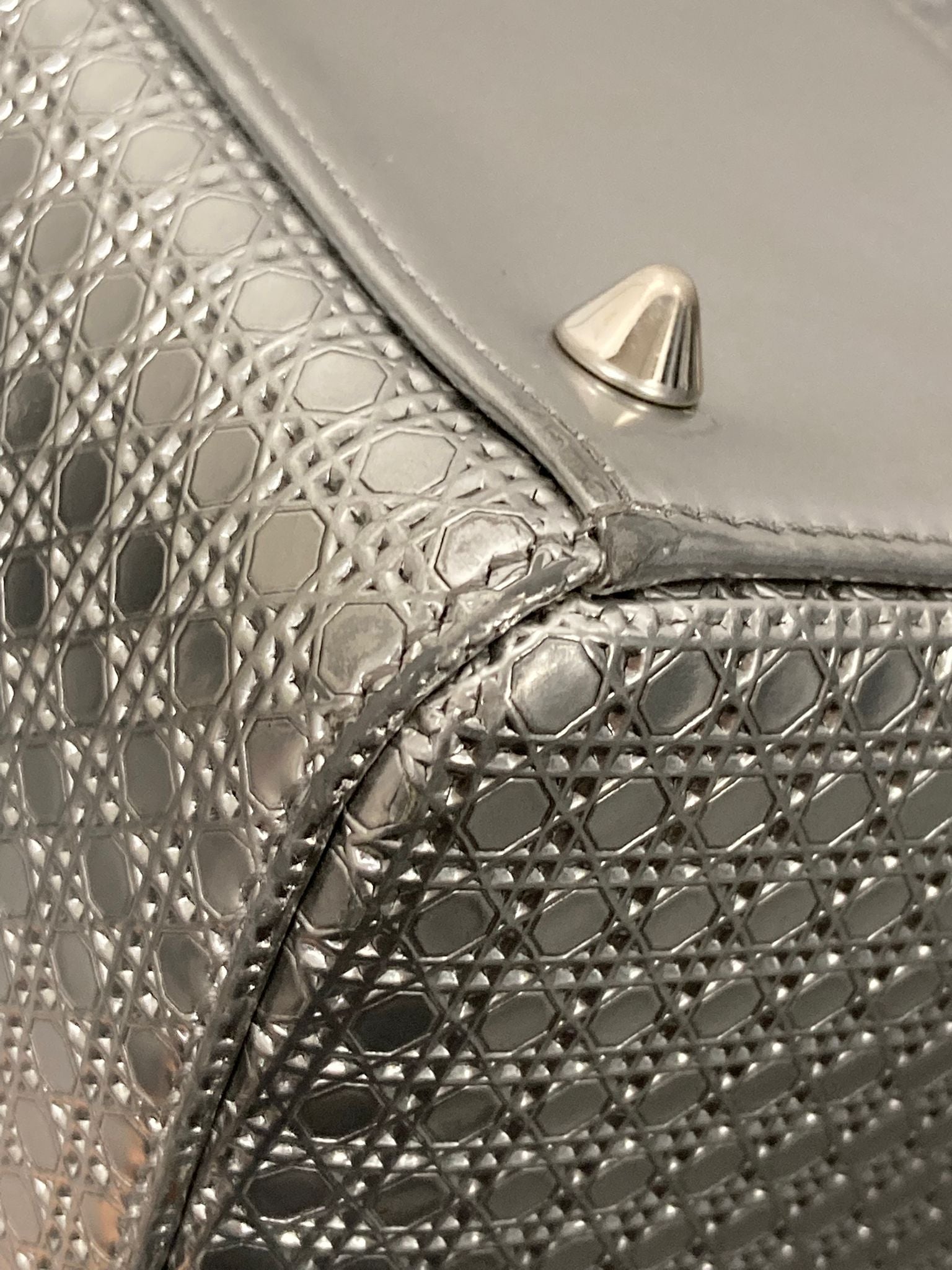 Christian Dior Lady Dior Cannage – Piel plateada