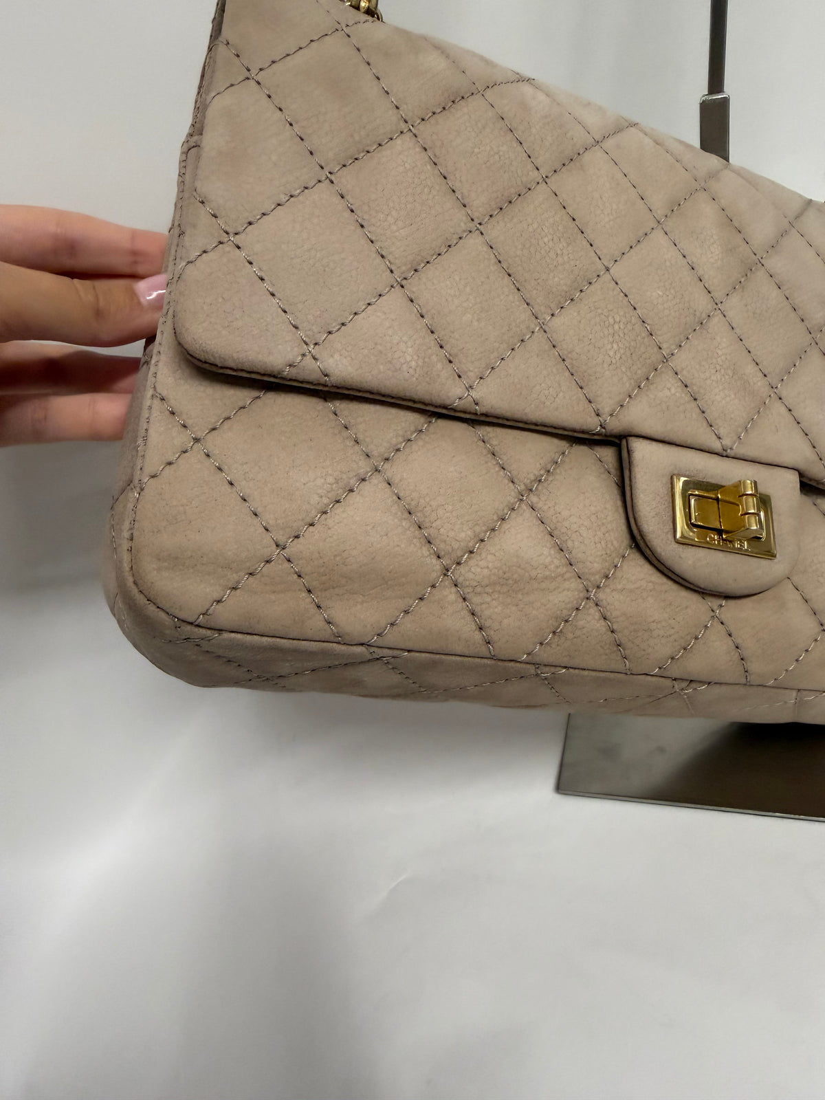 Chanel Reissue 2.55 Double Flap 227 Piel Caviar Nobuk Beige · Serie 17