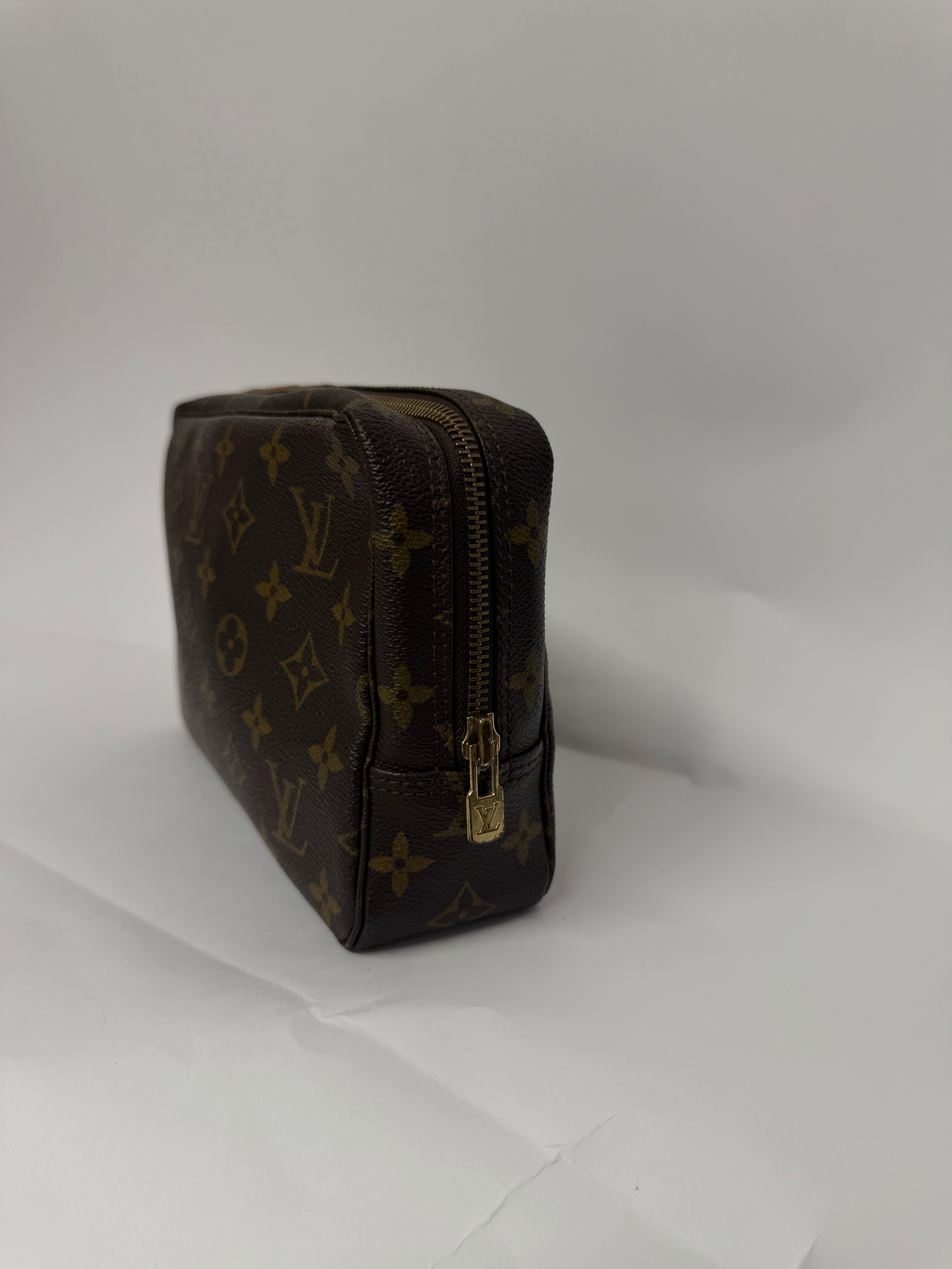 Louis Vuitton Trousse Toilette 23 Monogram