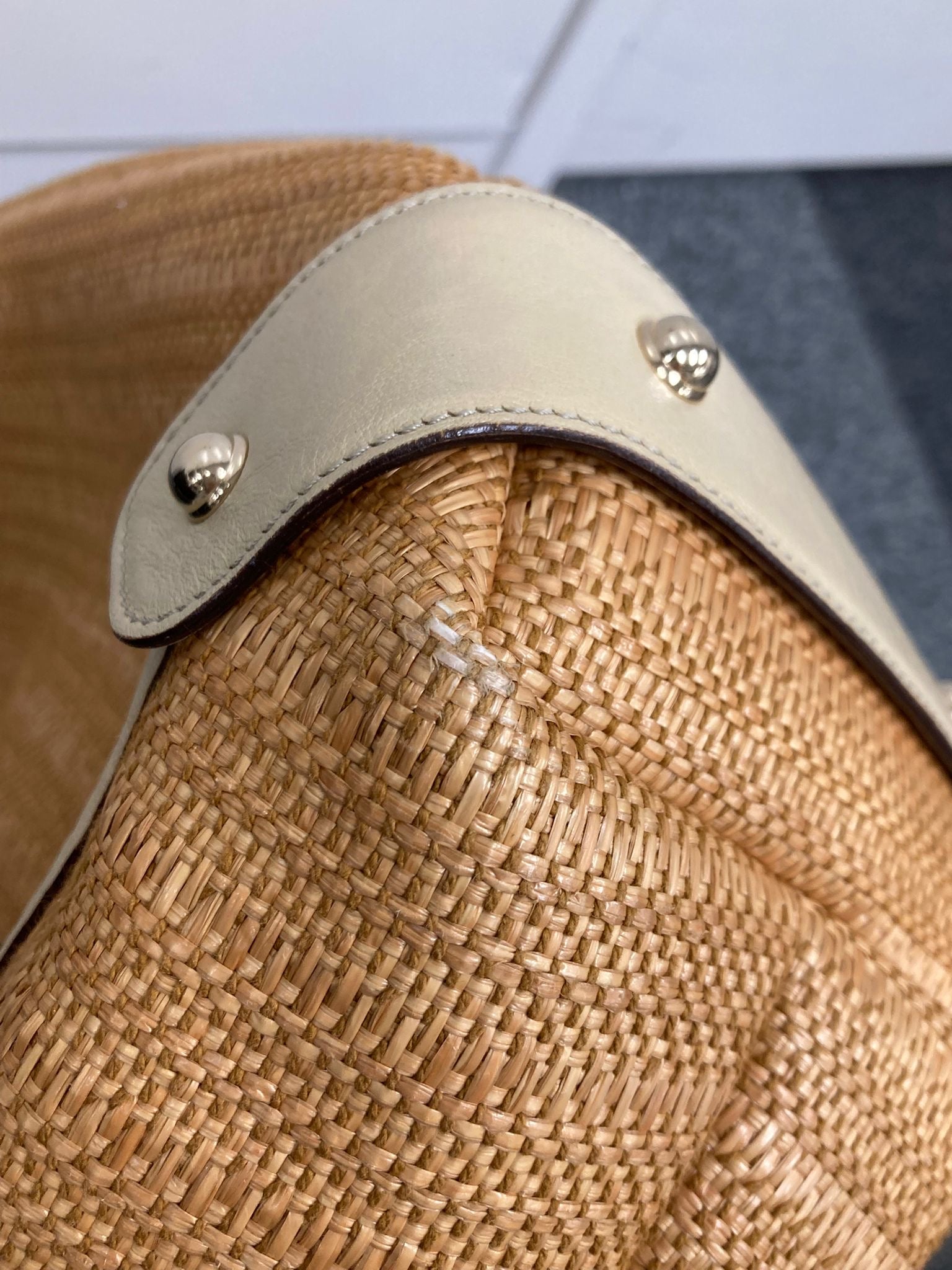 Gucci Horsebit Tote Bag en rafia y piel beige trenzada