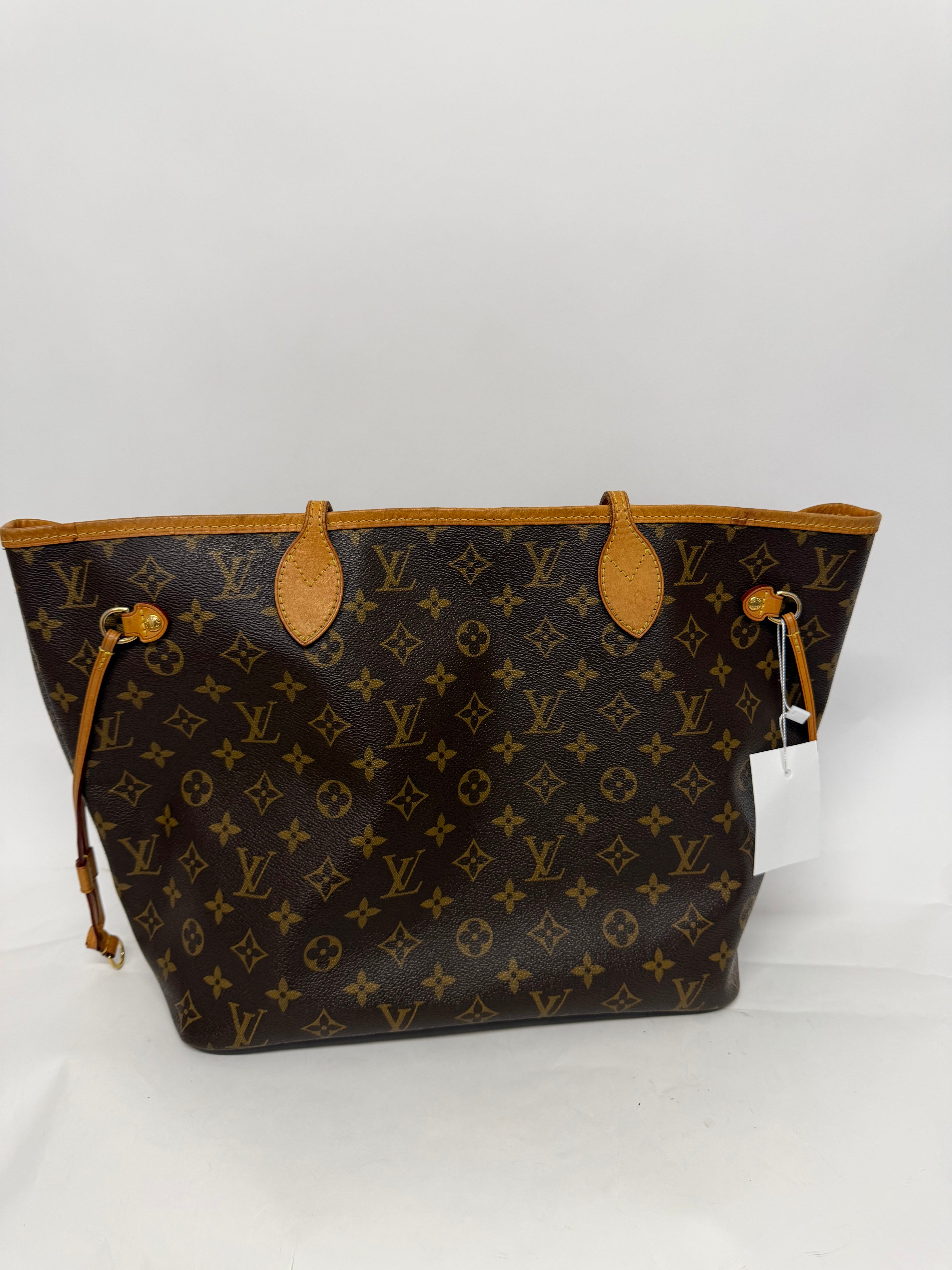 Louis Vuitton Neverfull MM Monogram Interior Fucsia