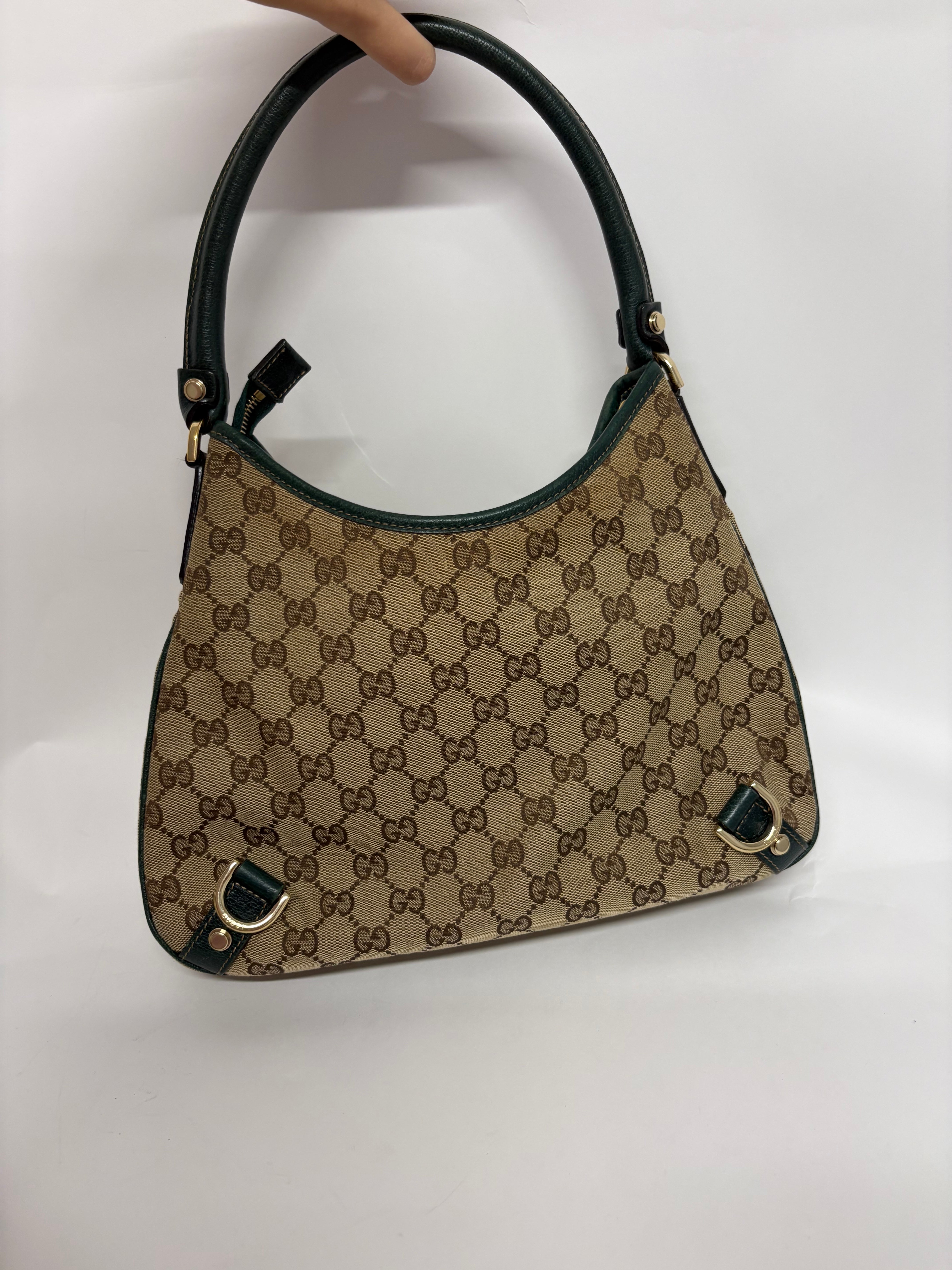 Gucci GG Canvas Shoulder Bag verde