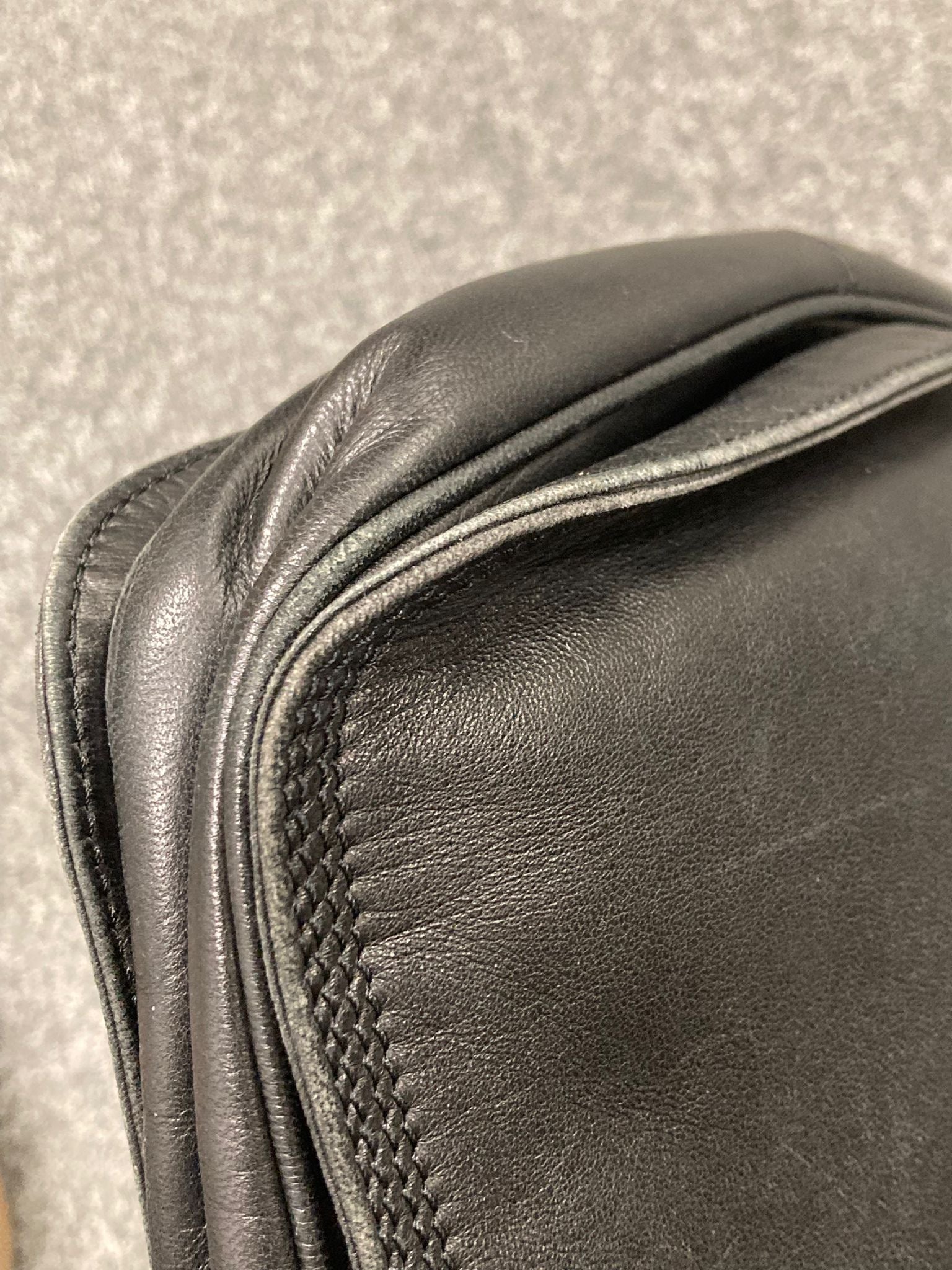 Loewe Flamenco Shoulder en piel negra pequeño