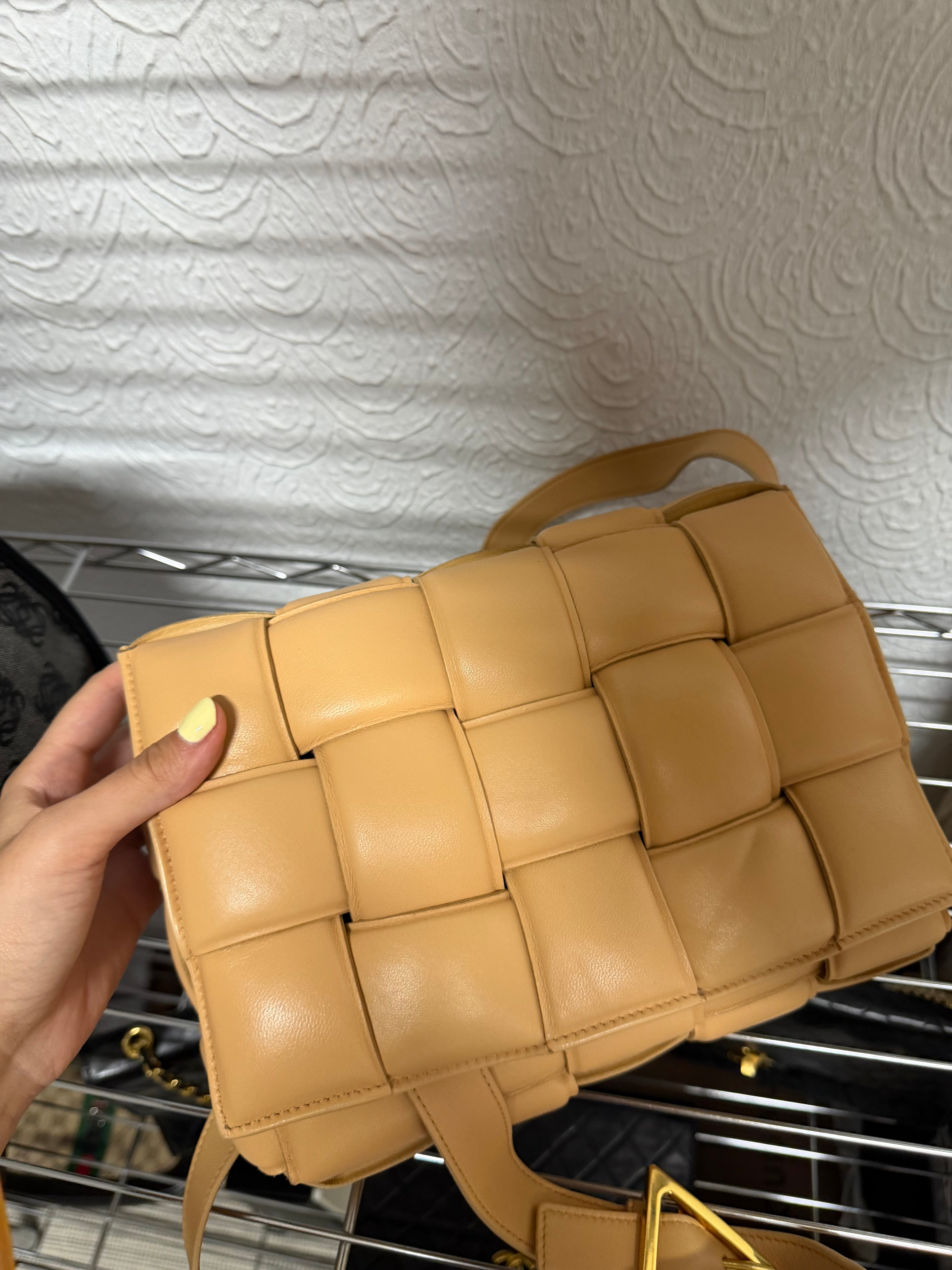 Bottega Veneta Cassette Intrecciato Nude/Beige