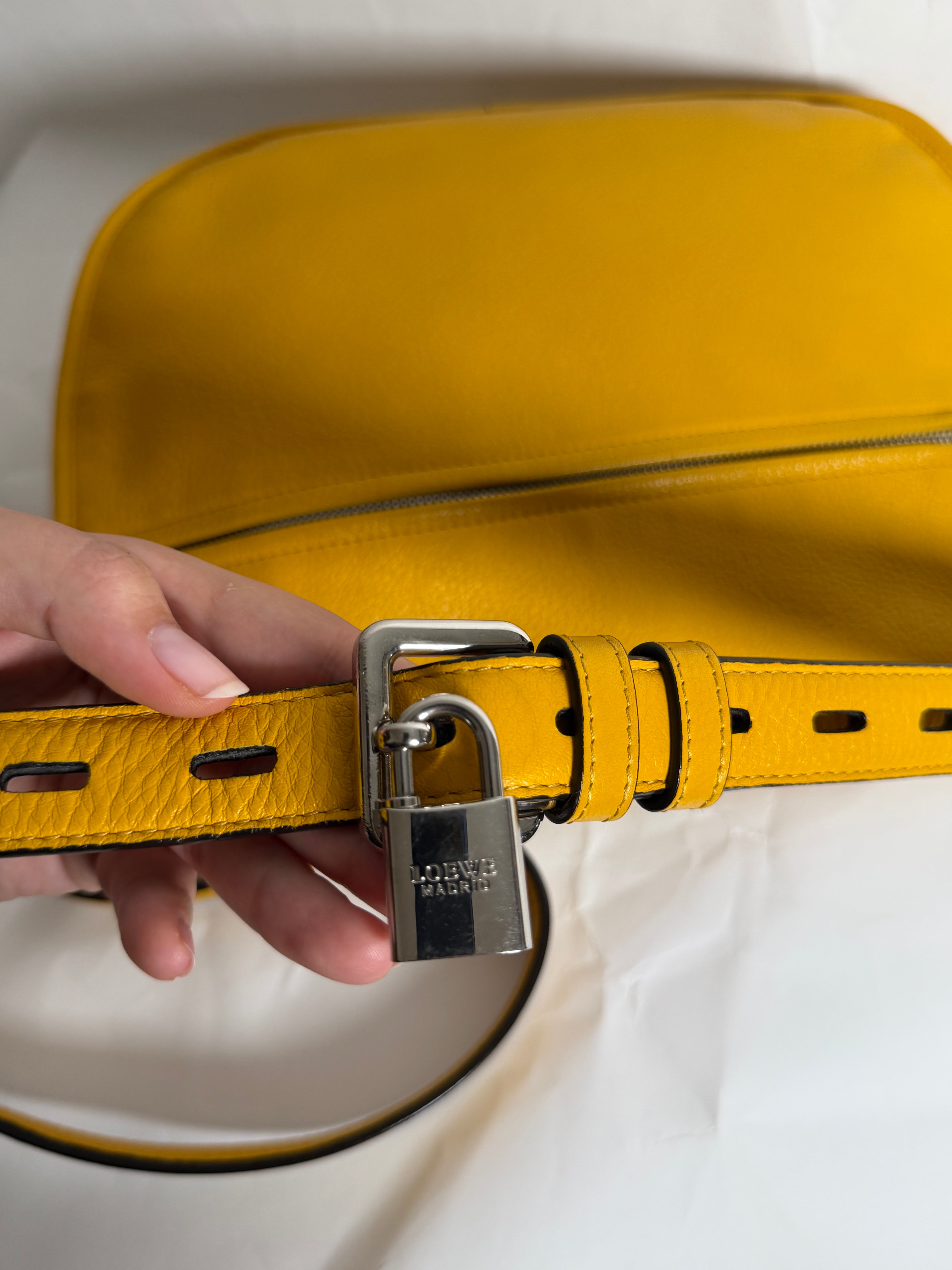 Loewe heritage grande Amarillo