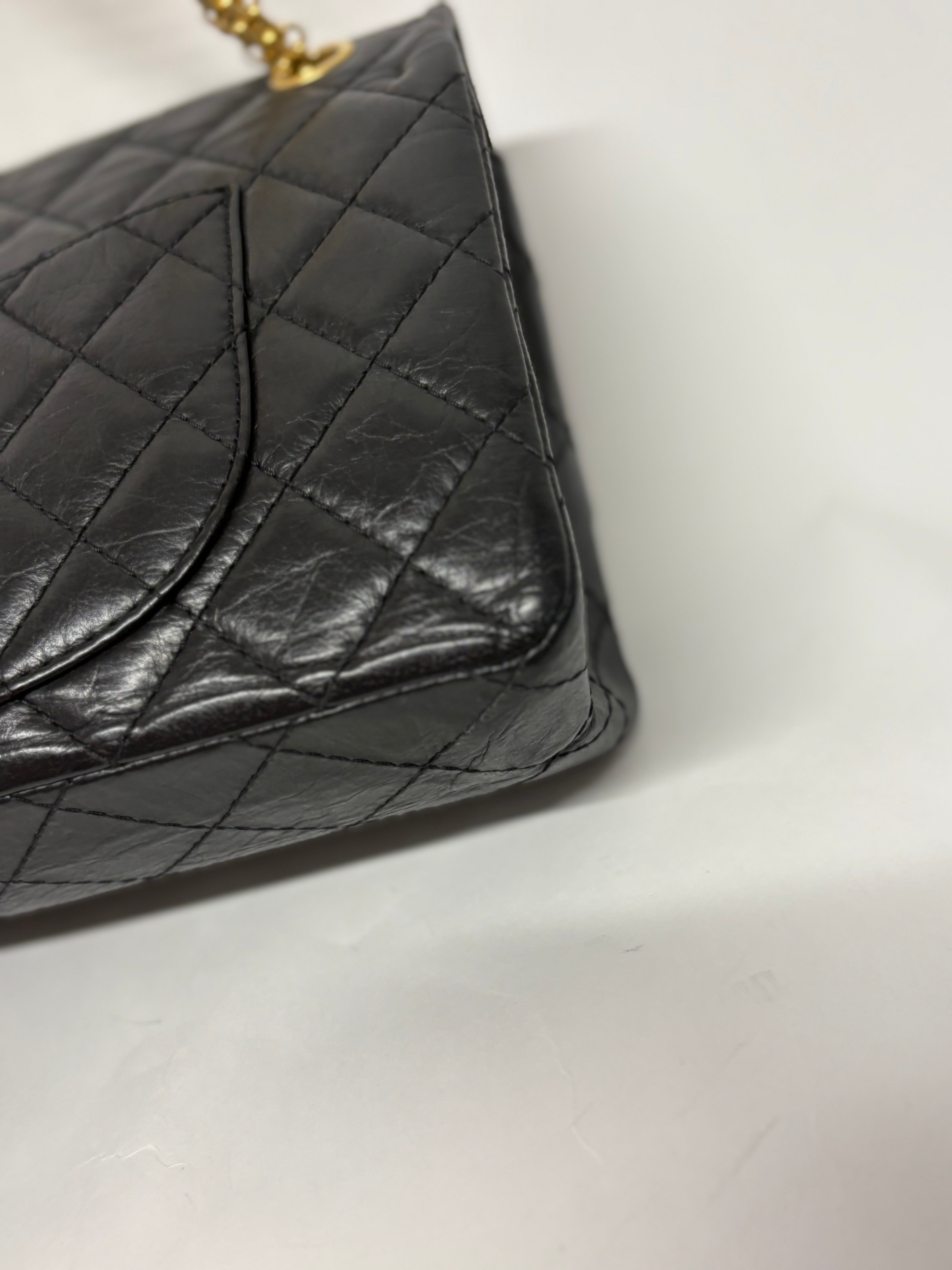 Chanel 2.55 Classic Timeless Mediano Negro Doble Solapa Piel de Ternera Envejecida