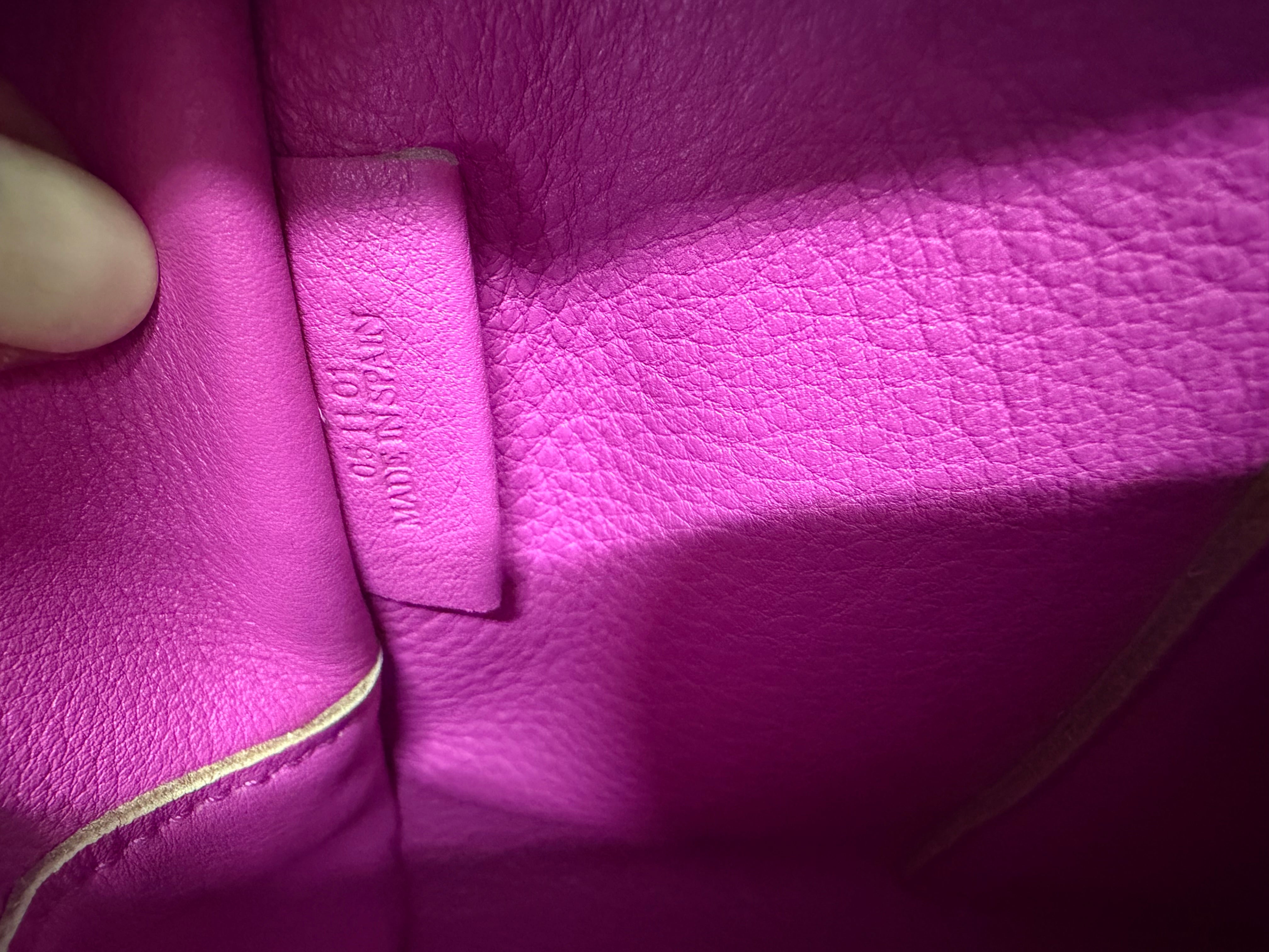 Loewe Amazona 28 Ante Oro Rosa Edición Especial asas rosas