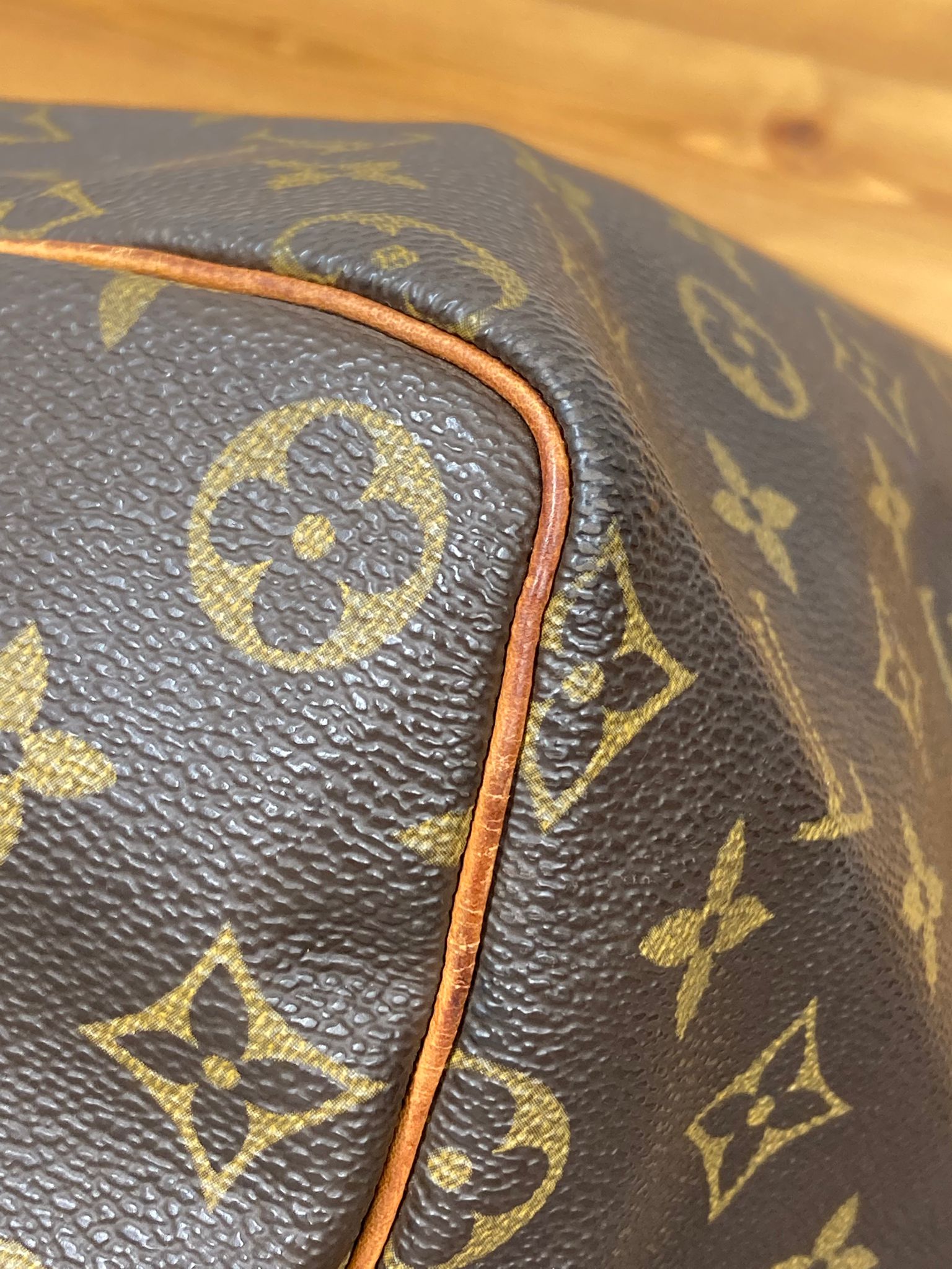Louis Vuitton speedy 40 canvas monogram