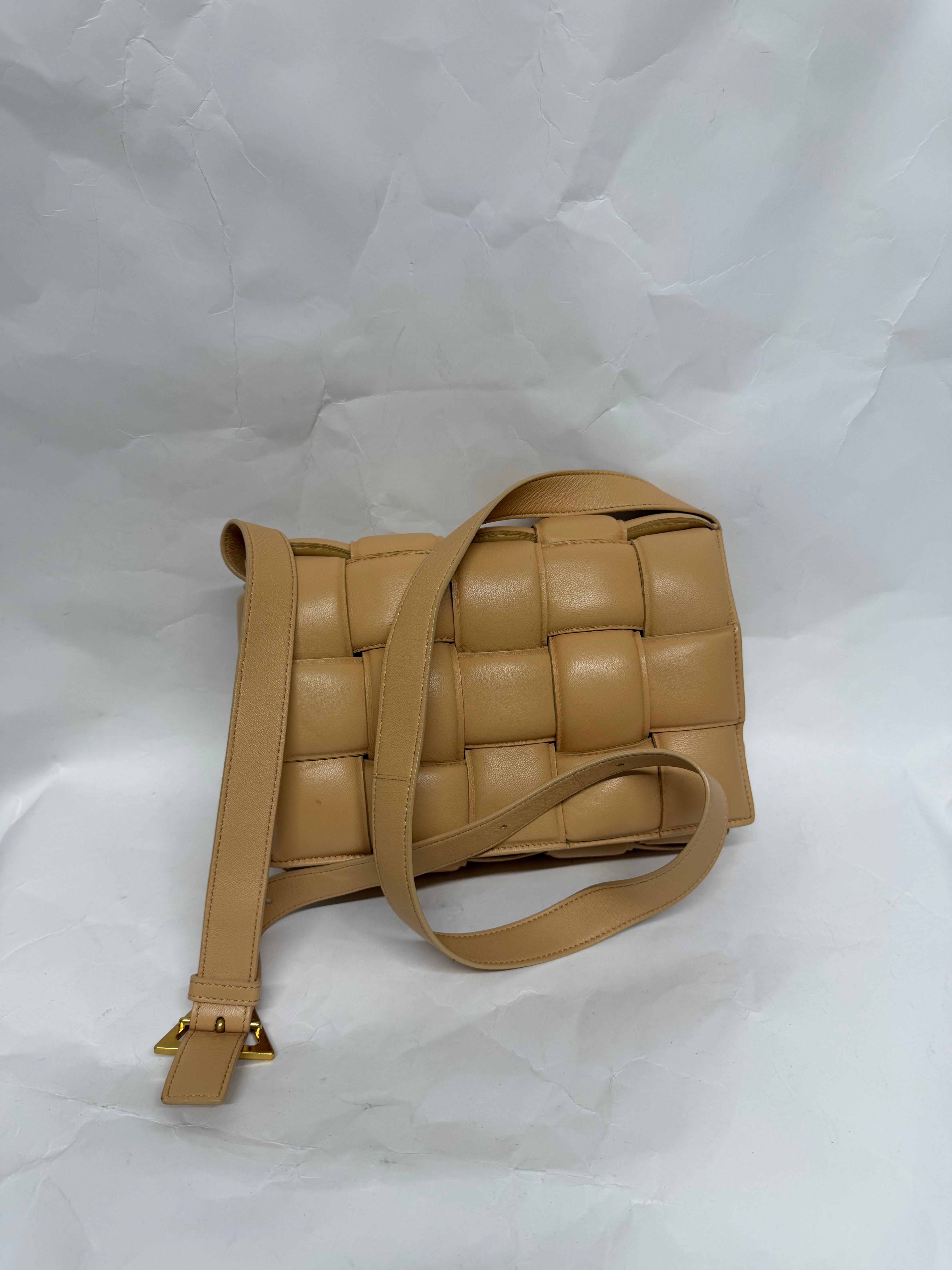 Bottega Veneta Cassette Intrecciato Nude/Beige