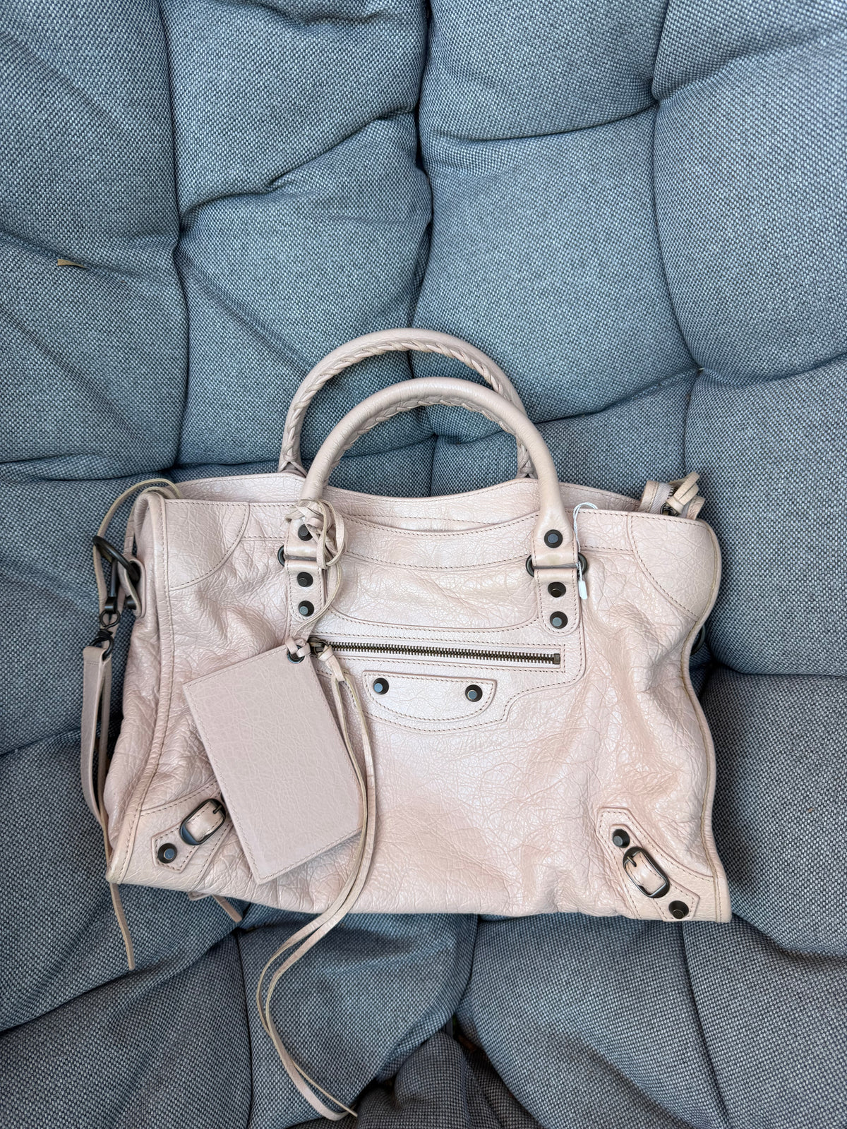 Balenciaga Classic City Piel de Cordero Rosa Palo Nude con Bandolera